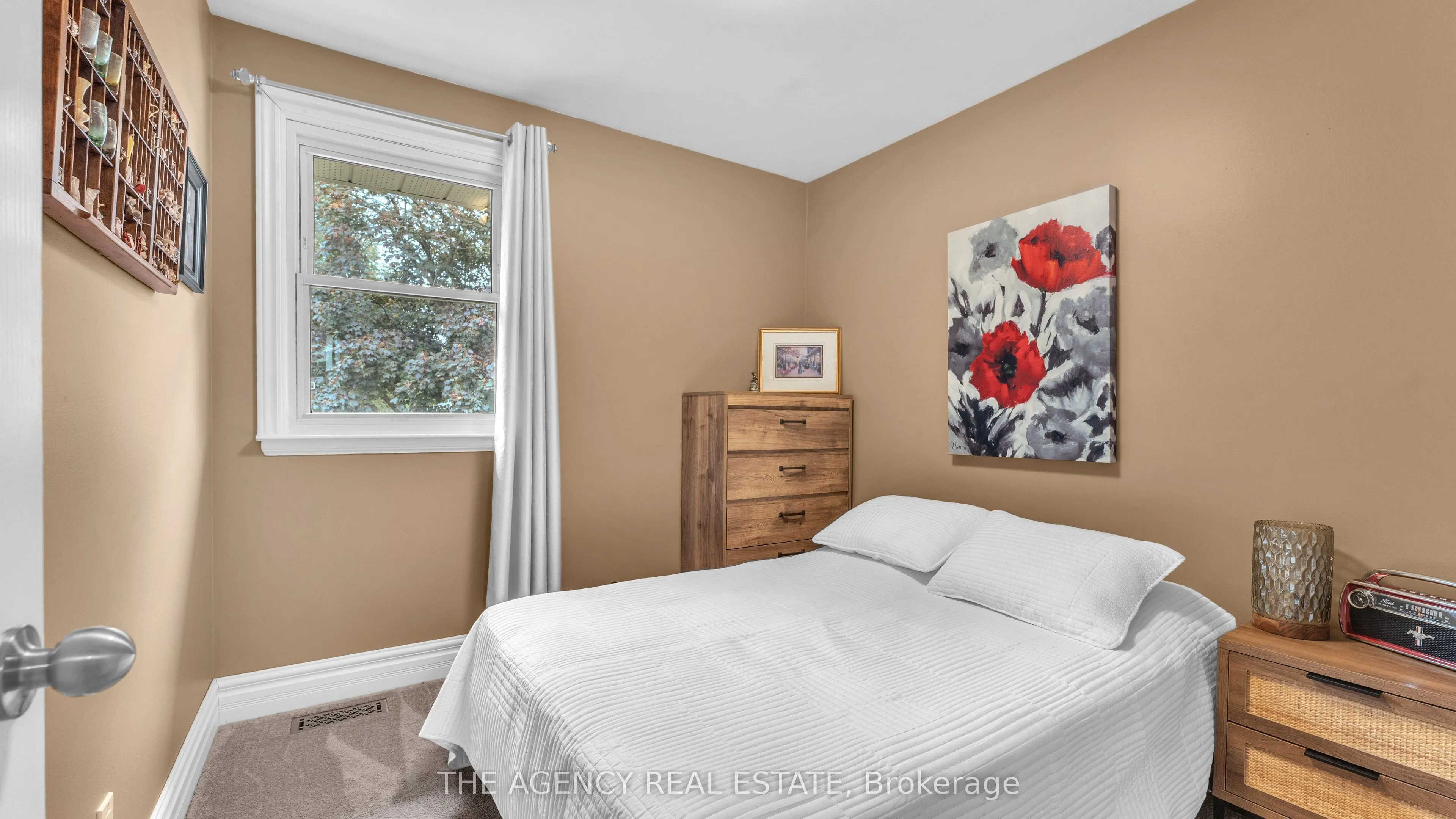 77 Southview Crescent