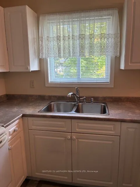 10 Reynolds Place W