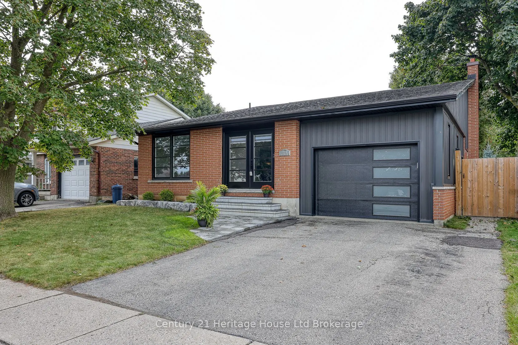 275 Cartier Drive N