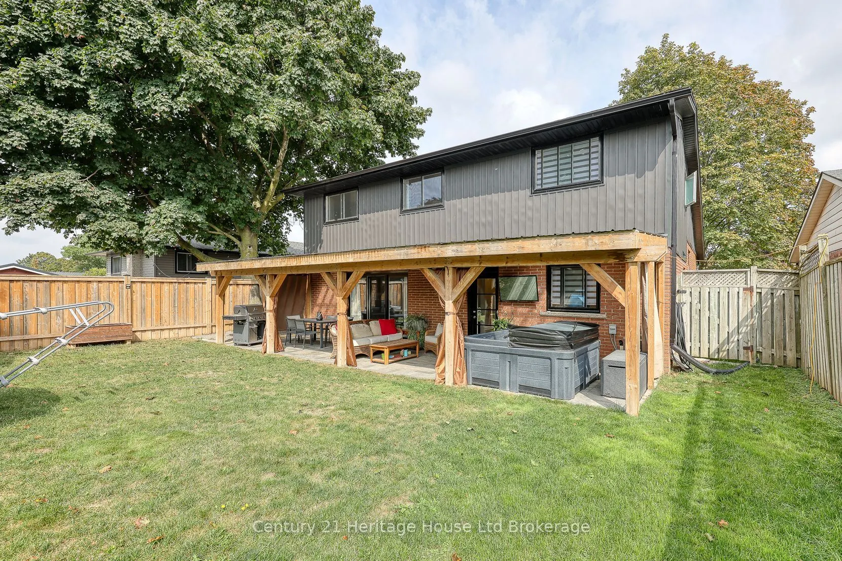 275 Cartier Drive N