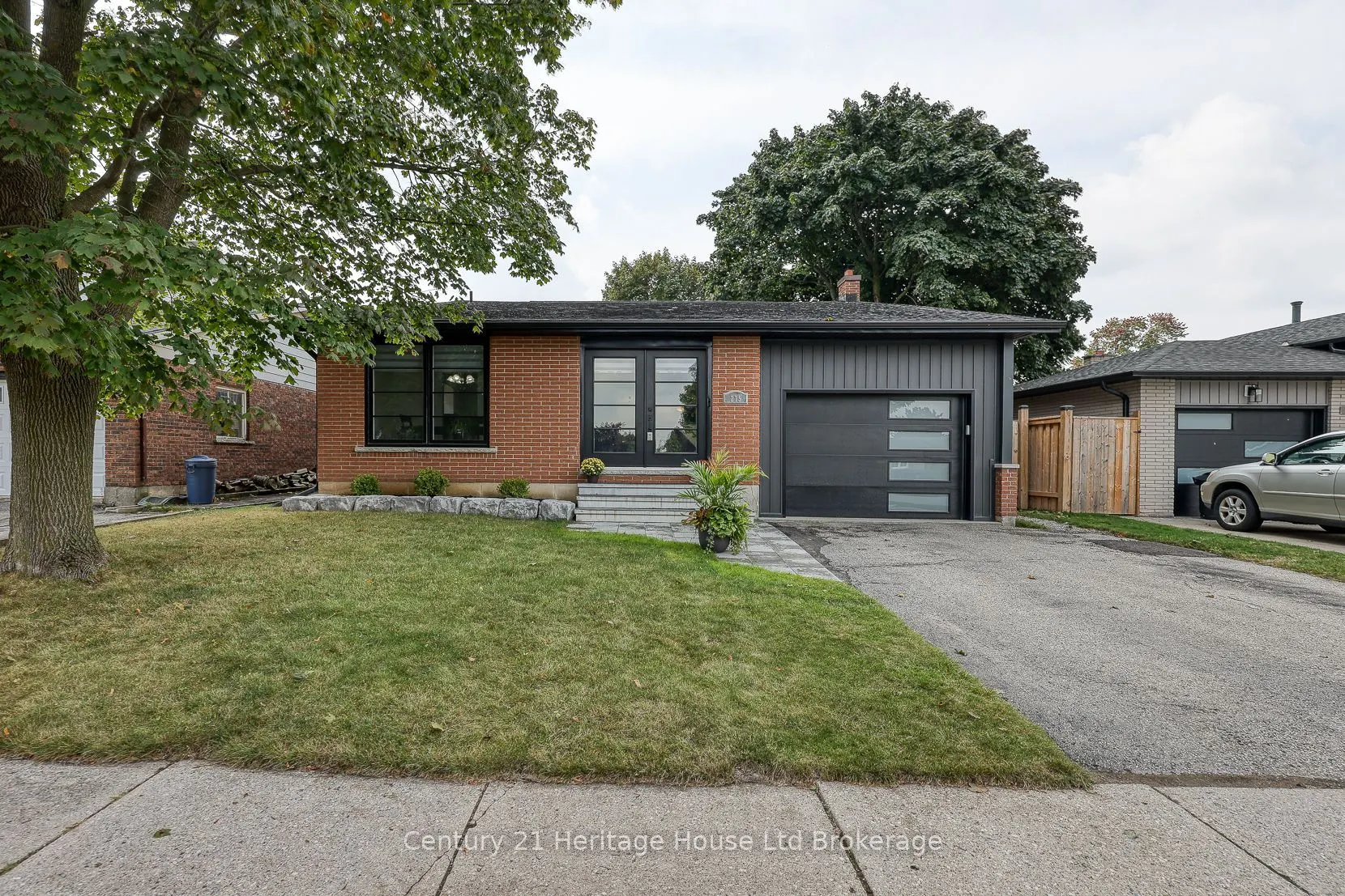 275 Cartier Drive N