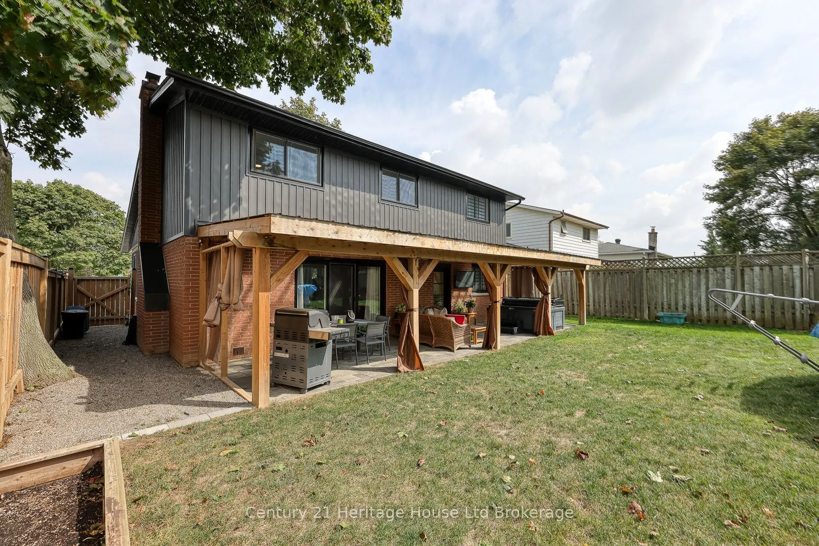 275 Cartier Drive N
