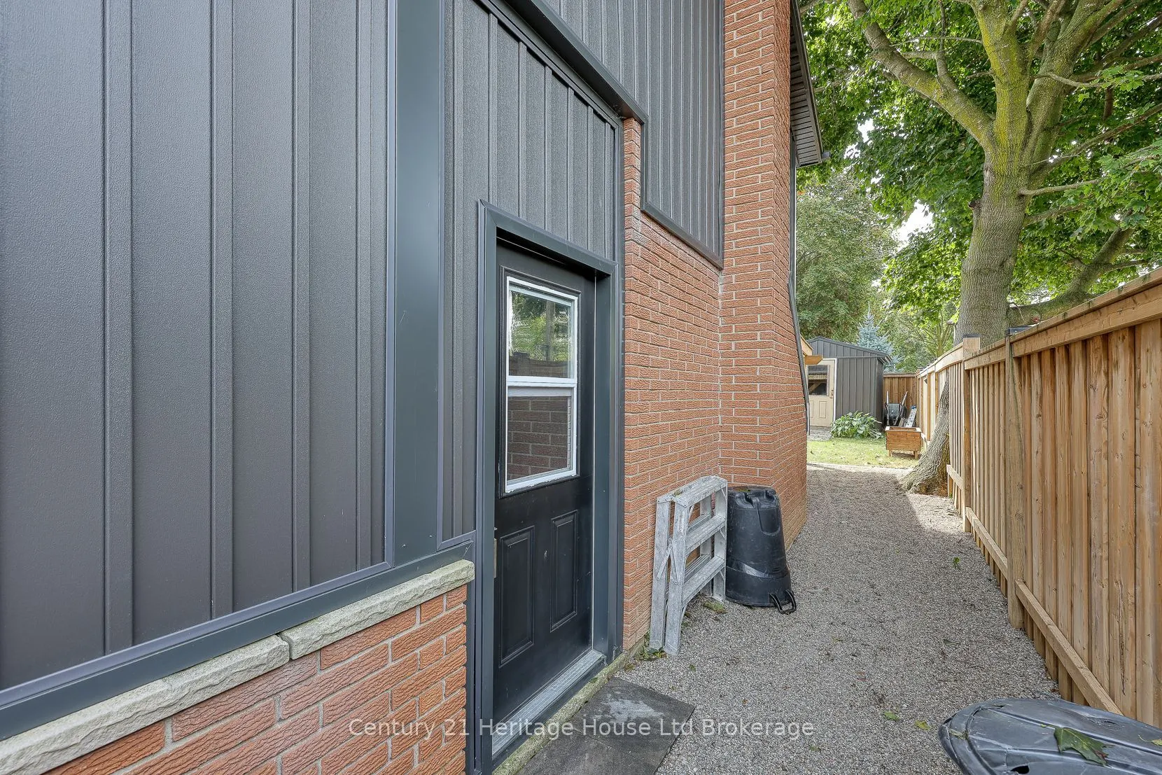275 Cartier Drive N