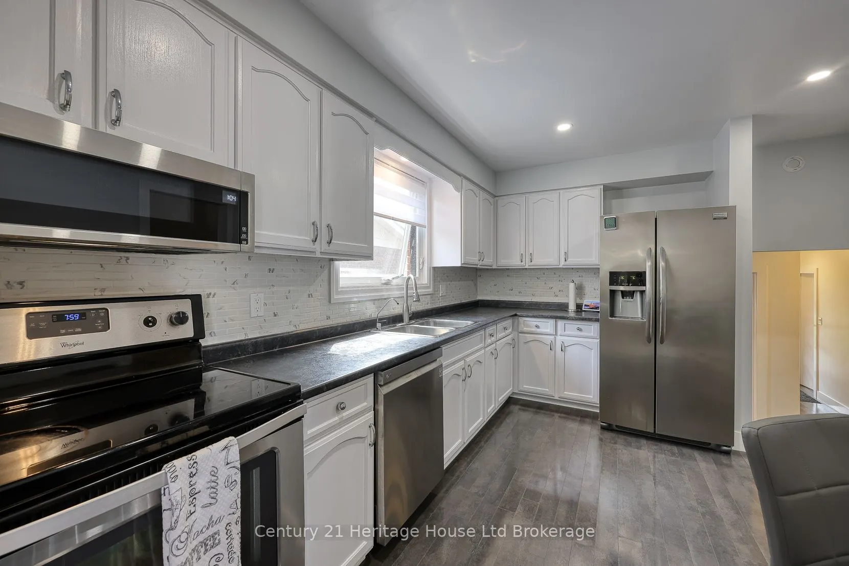 275 Cartier Drive N