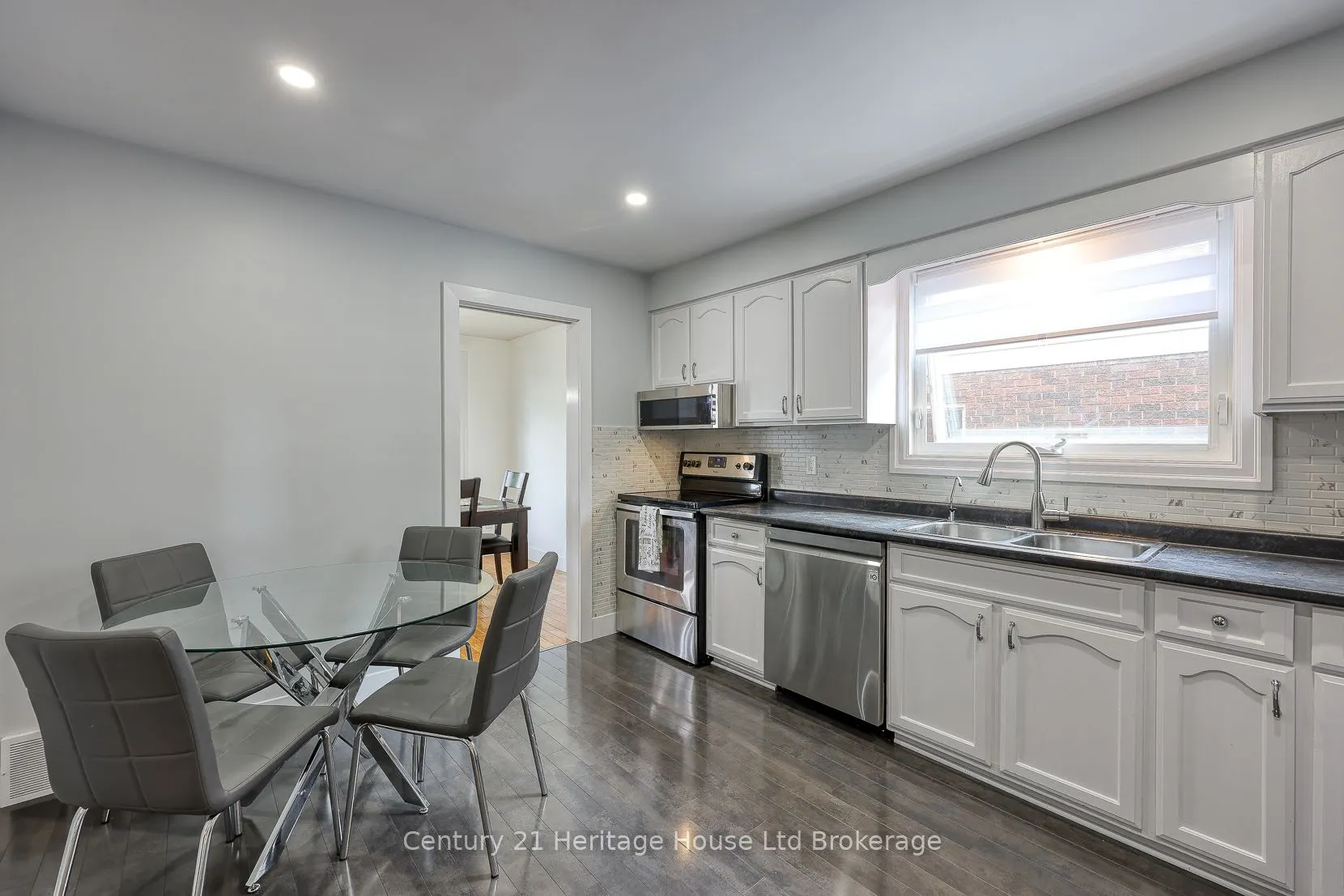 275 Cartier Drive N