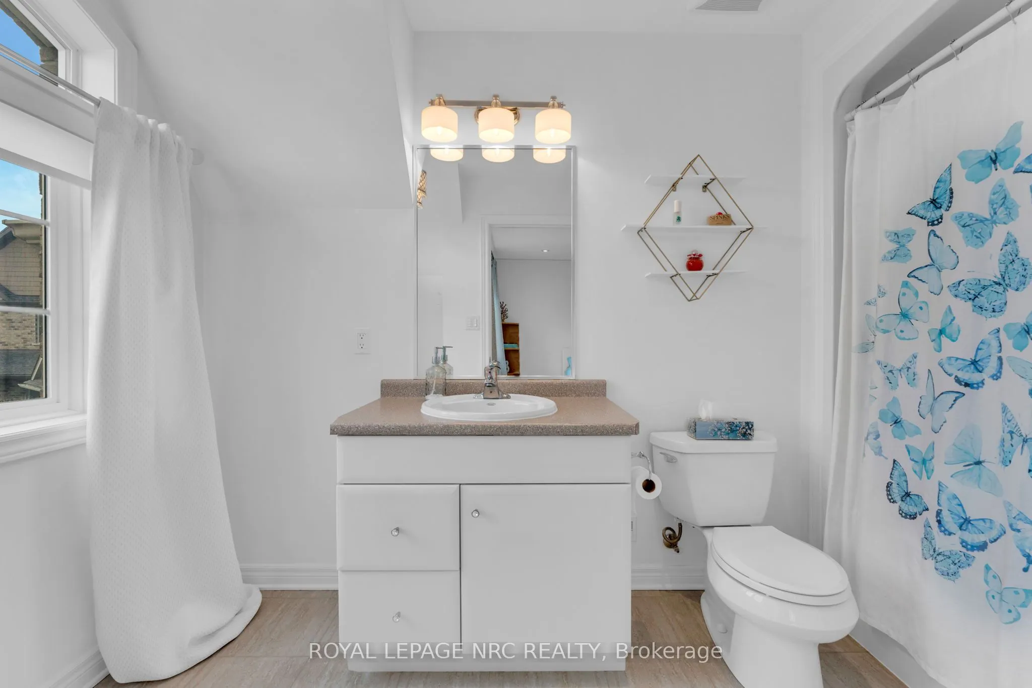 13 Alex Grant Place