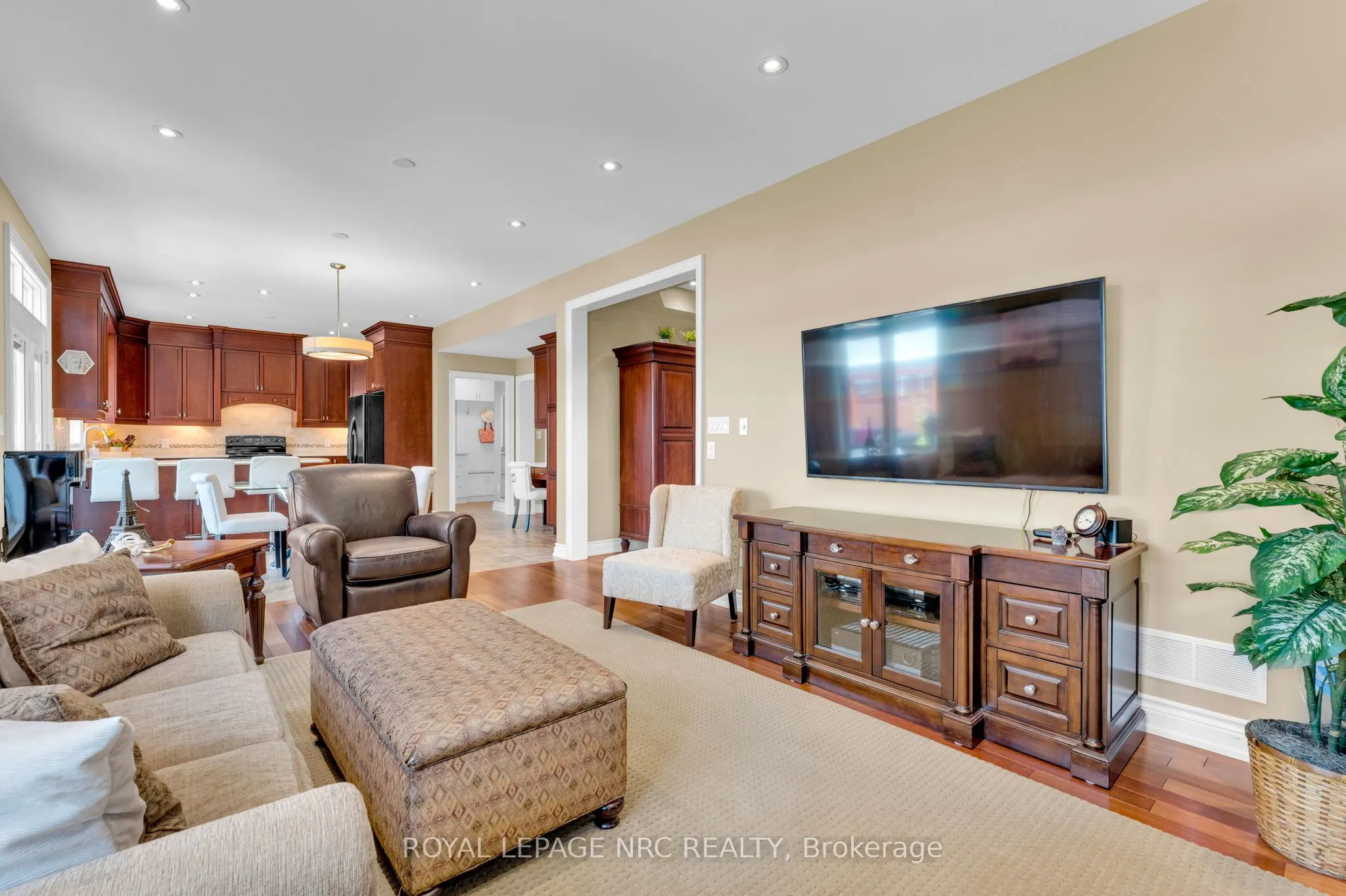 13 Alex Grant Place