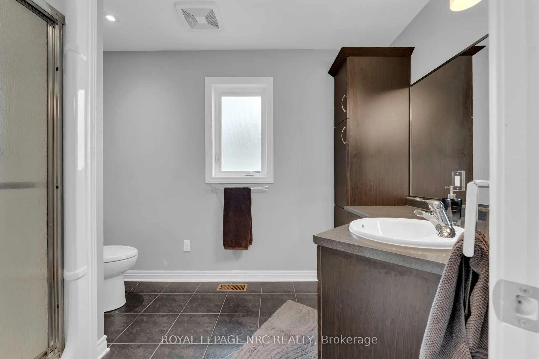 13 Alex Grant Place
