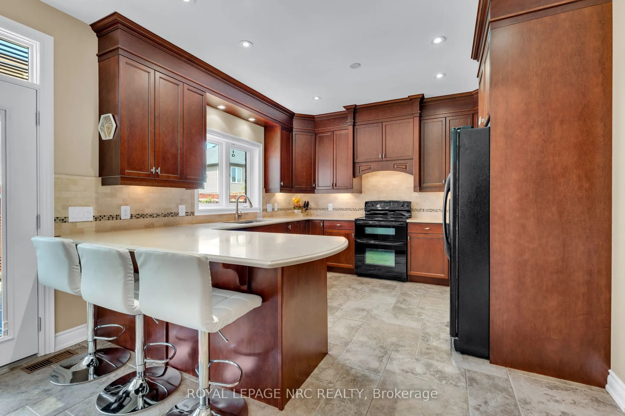 13 Alex Grant Place