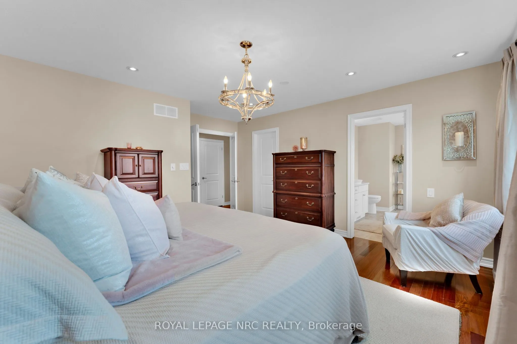 13 Alex Grant Place