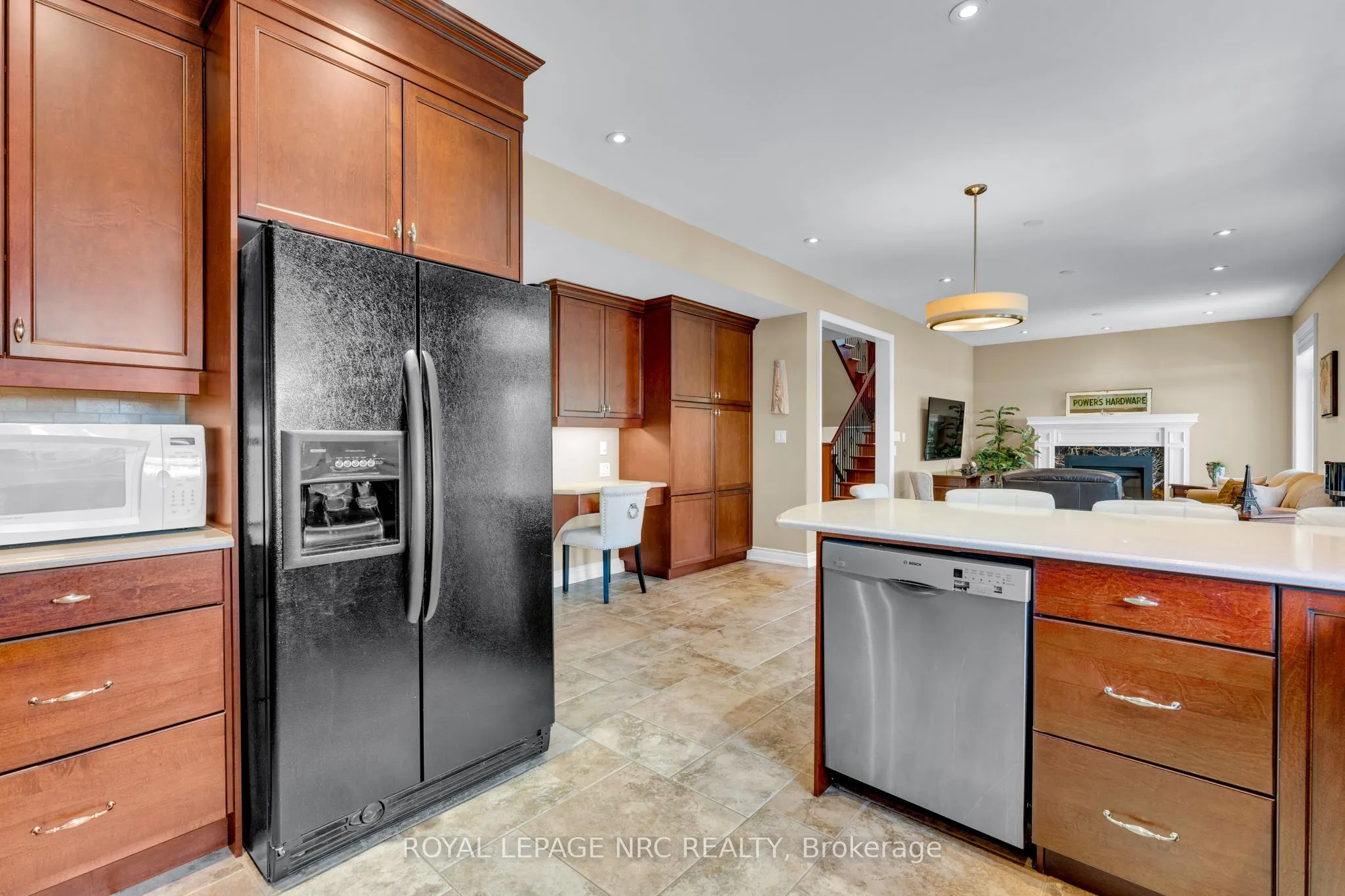 13 Alex Grant Place