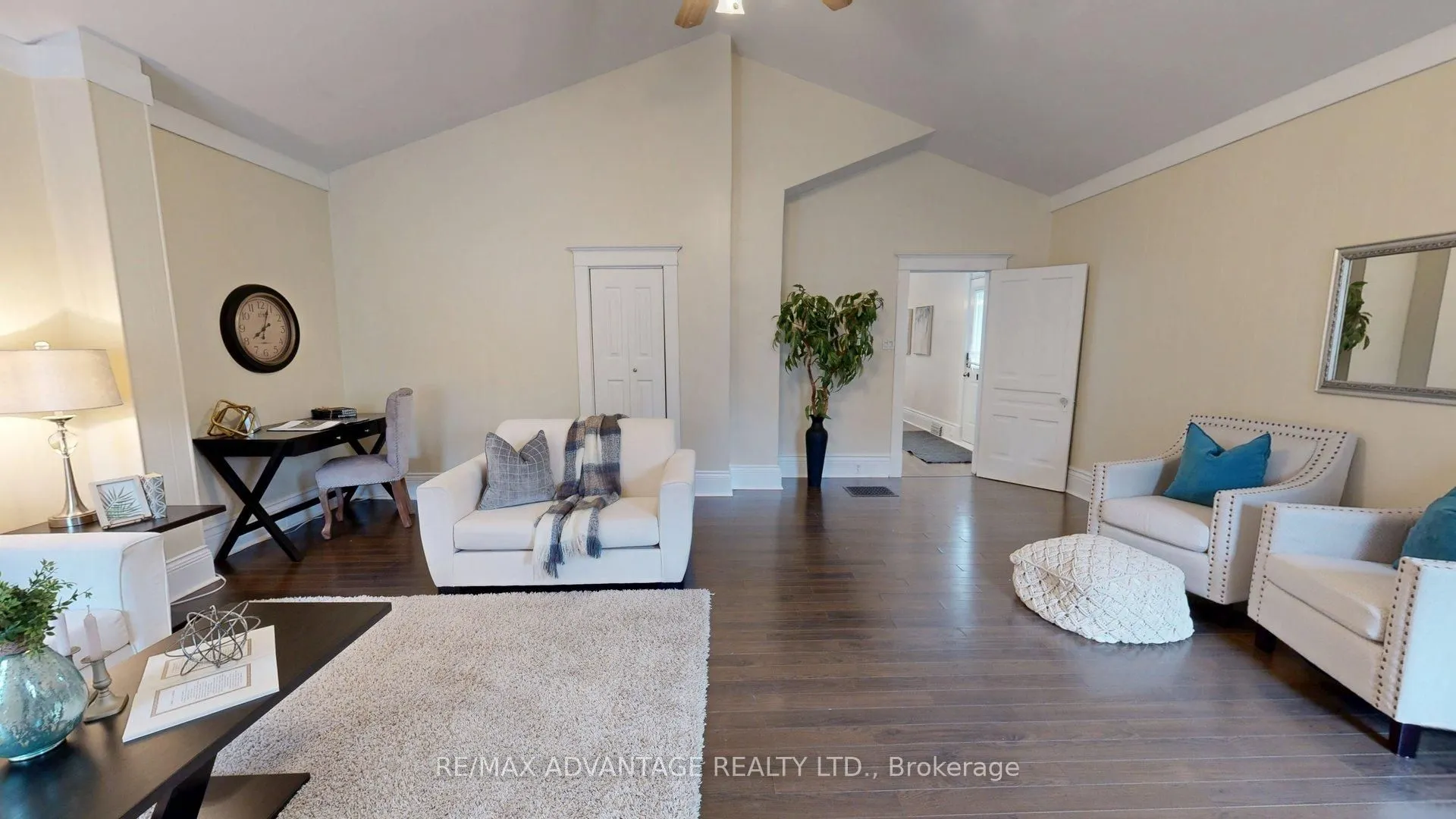 137 Woodward Avenue