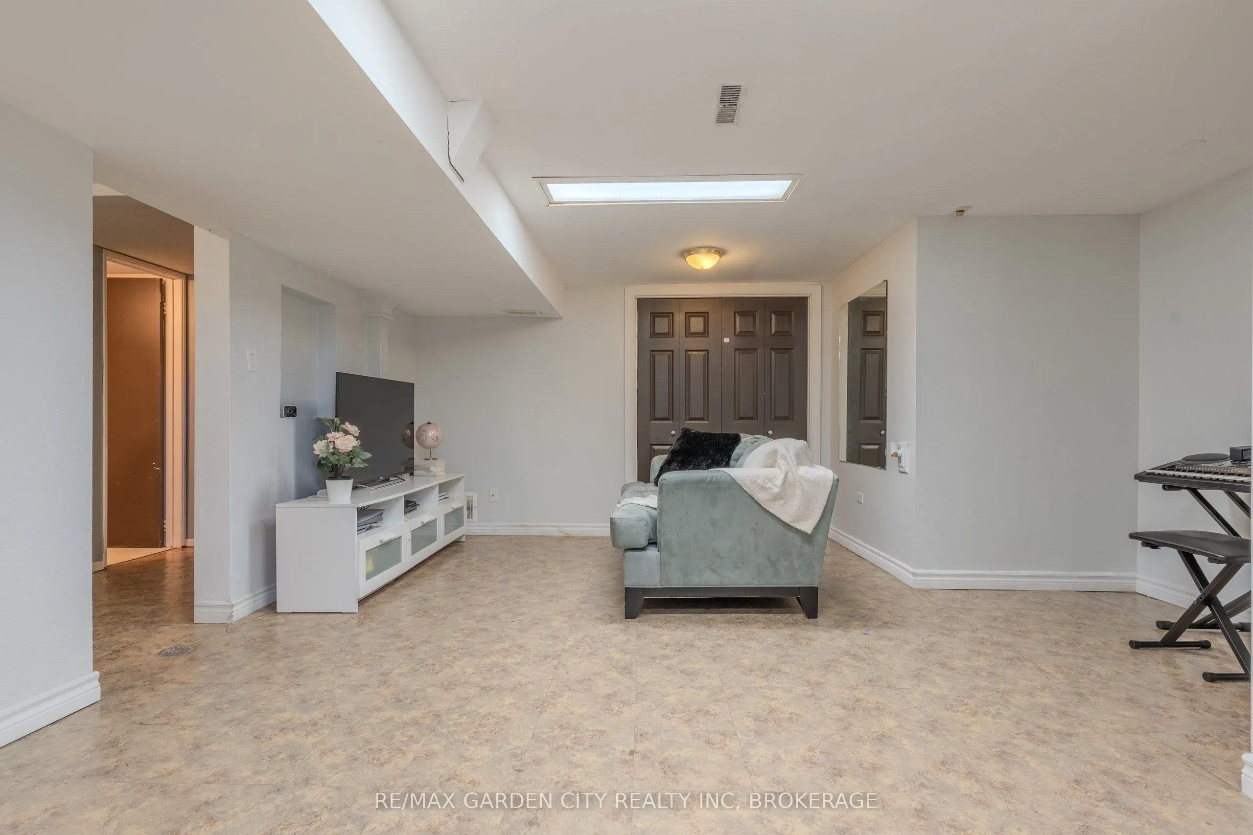 201 Thorold Road