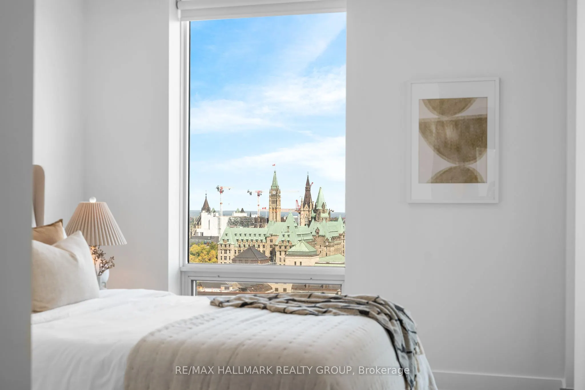 428 Sparks Street, #1807