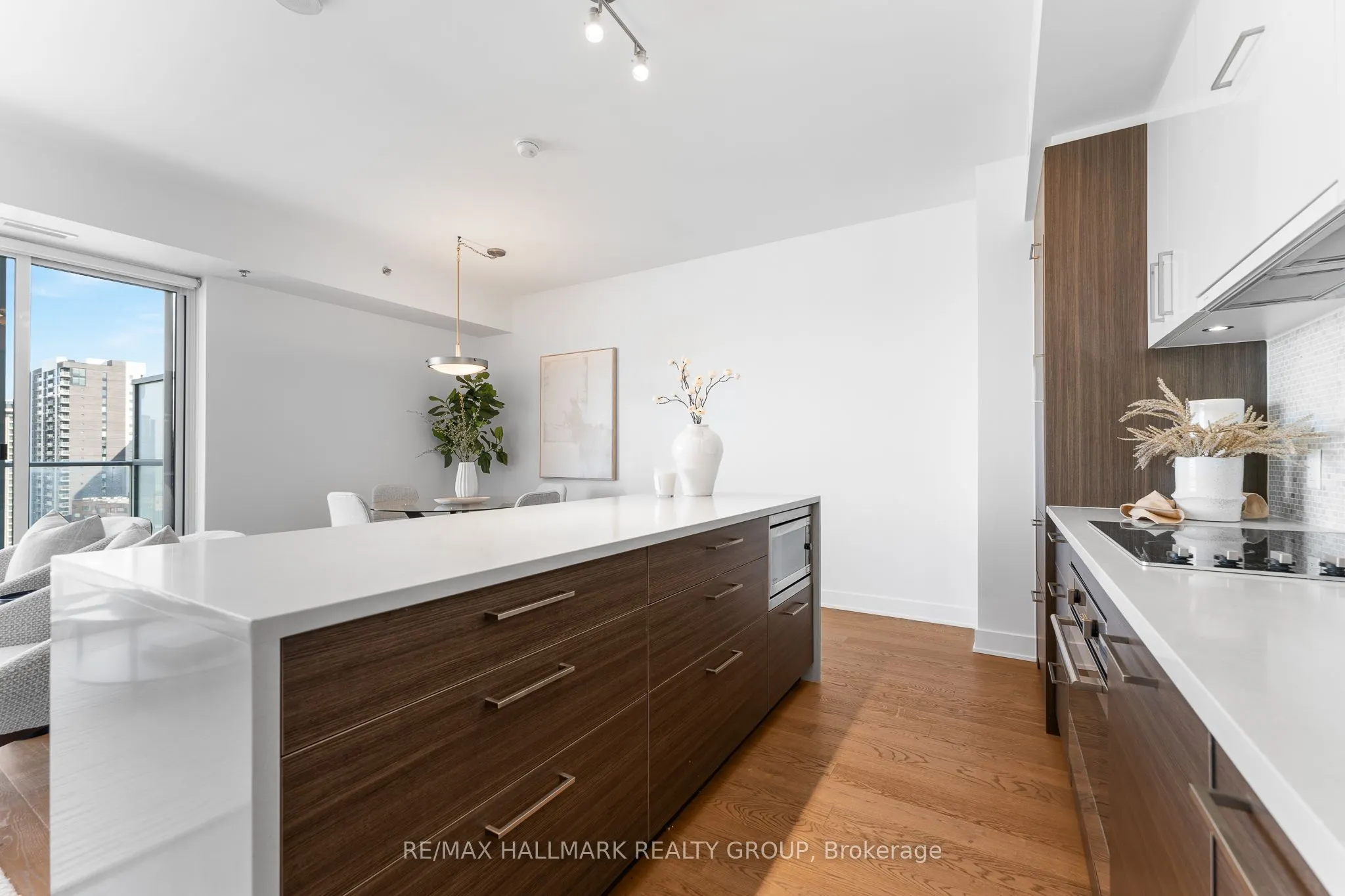 428 Sparks Street, #1807