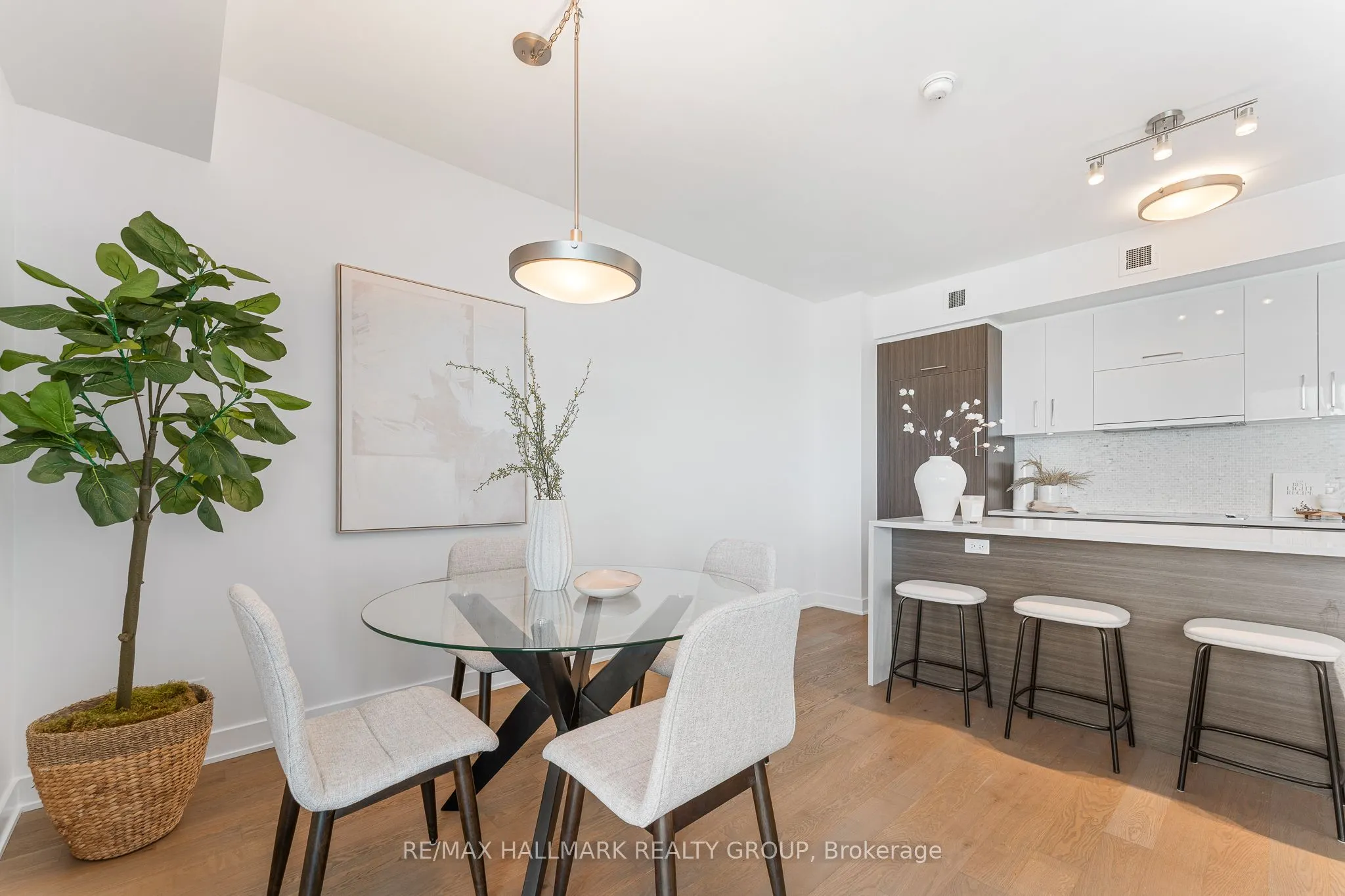 428 Sparks Street, #1807