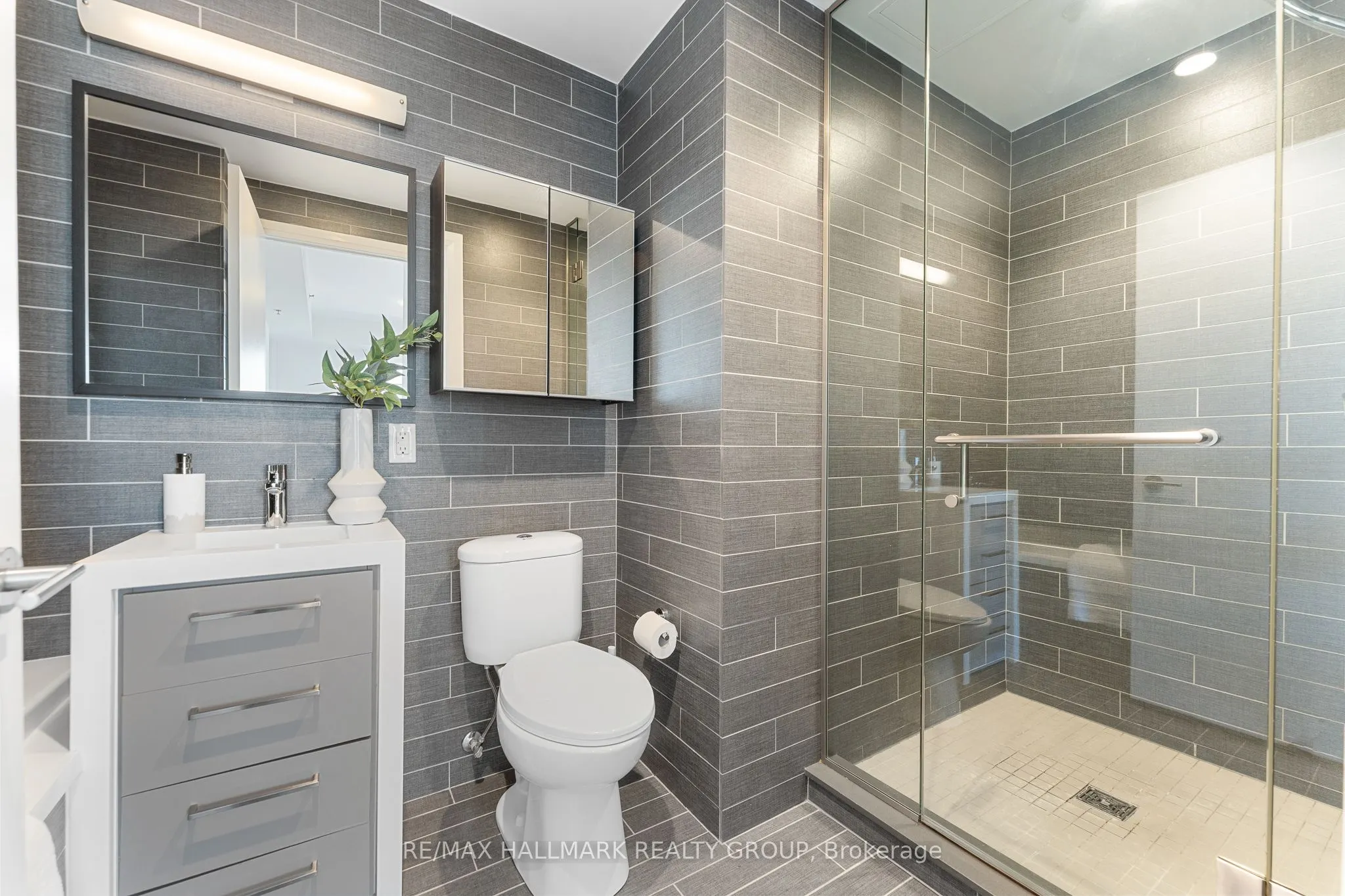 428 Sparks Street, #1807