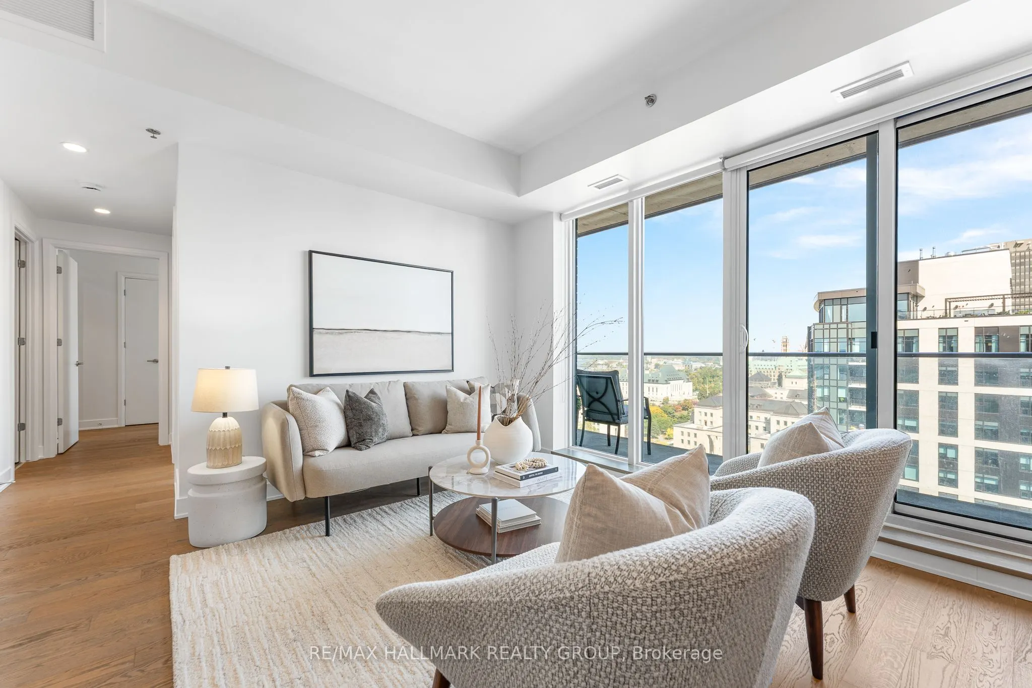 428 Sparks Street, #1807