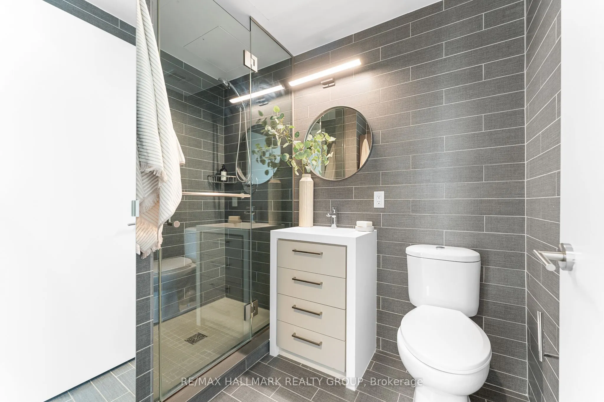 428 Sparks Street, #1807