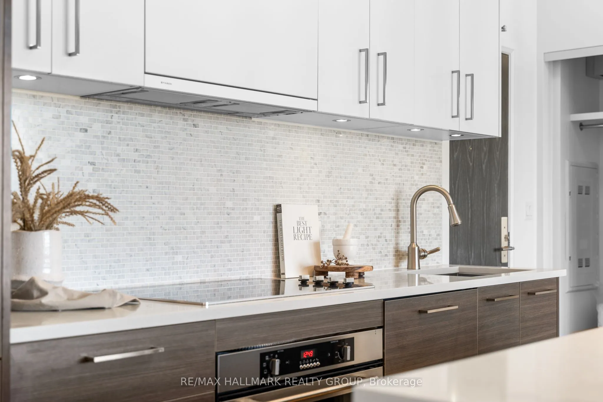 428 Sparks Street, #1807
