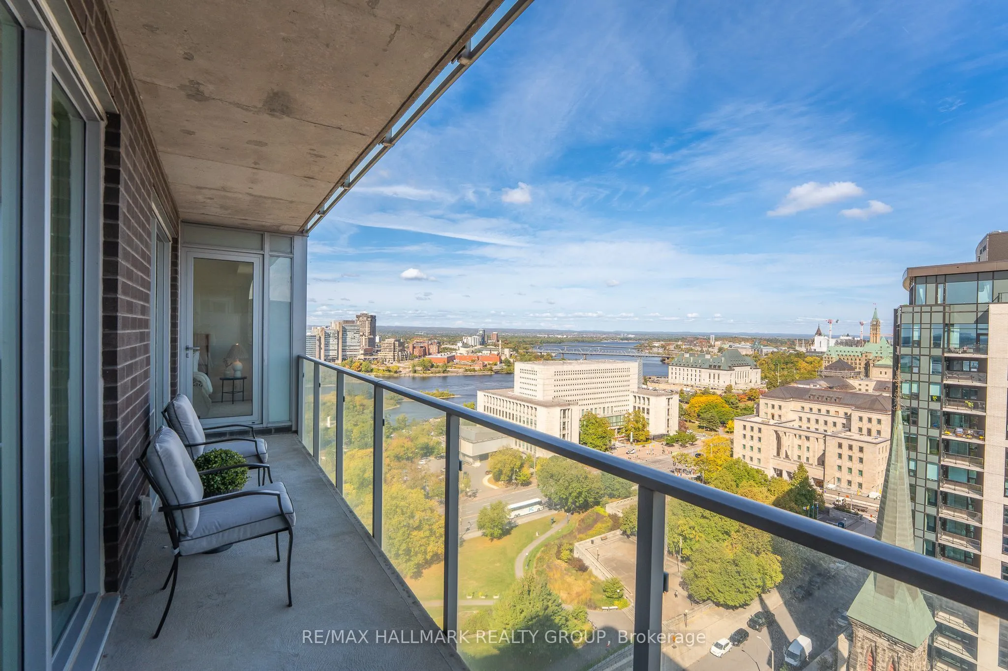 428 Sparks Street, #1807