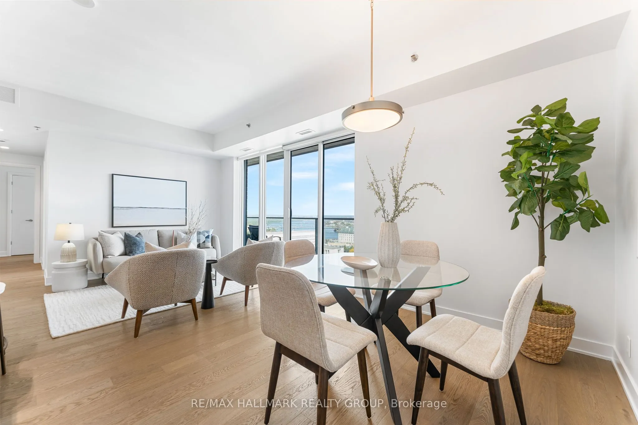 428 Sparks Street, #1807