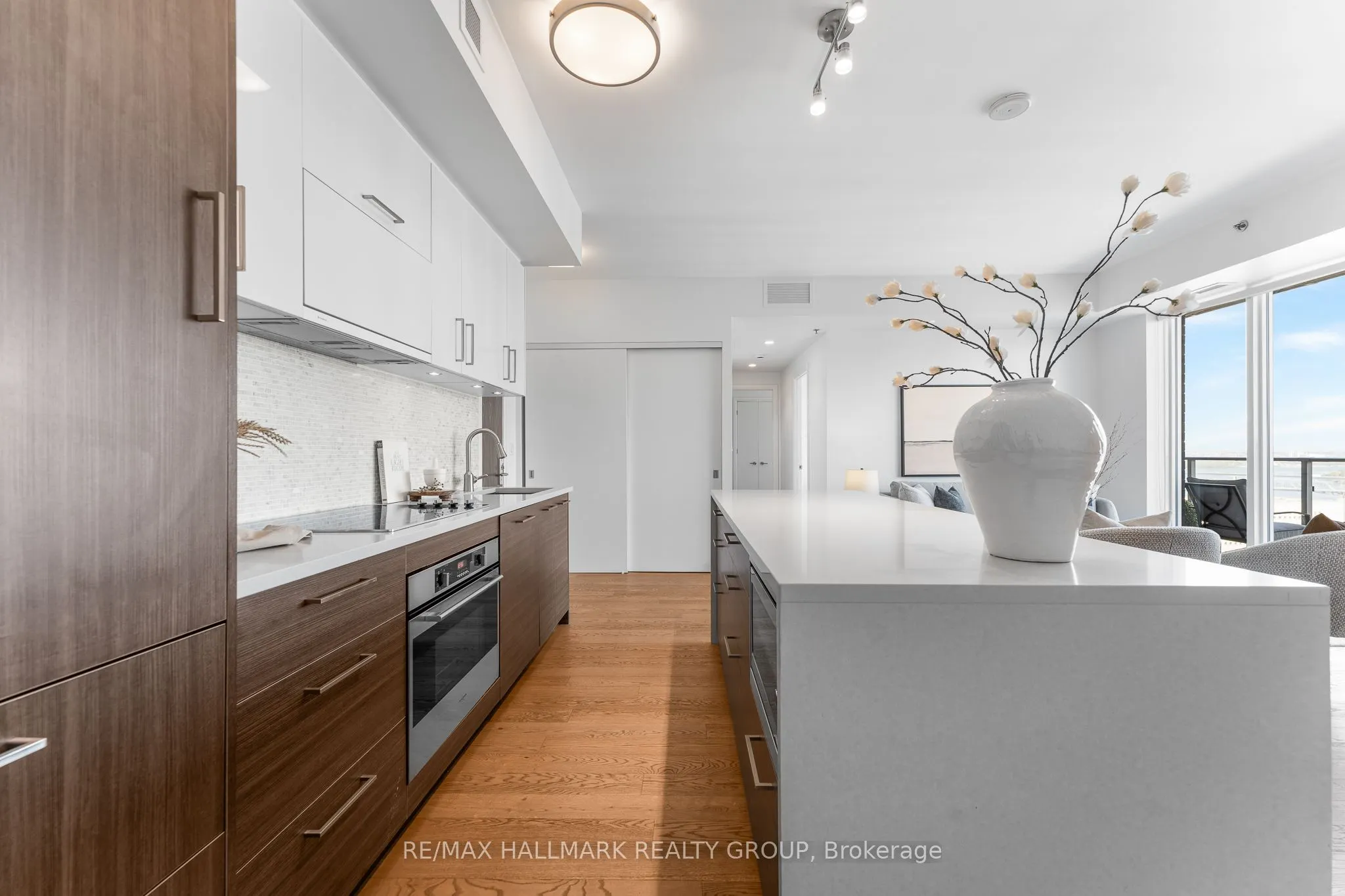 428 Sparks Street, #1807