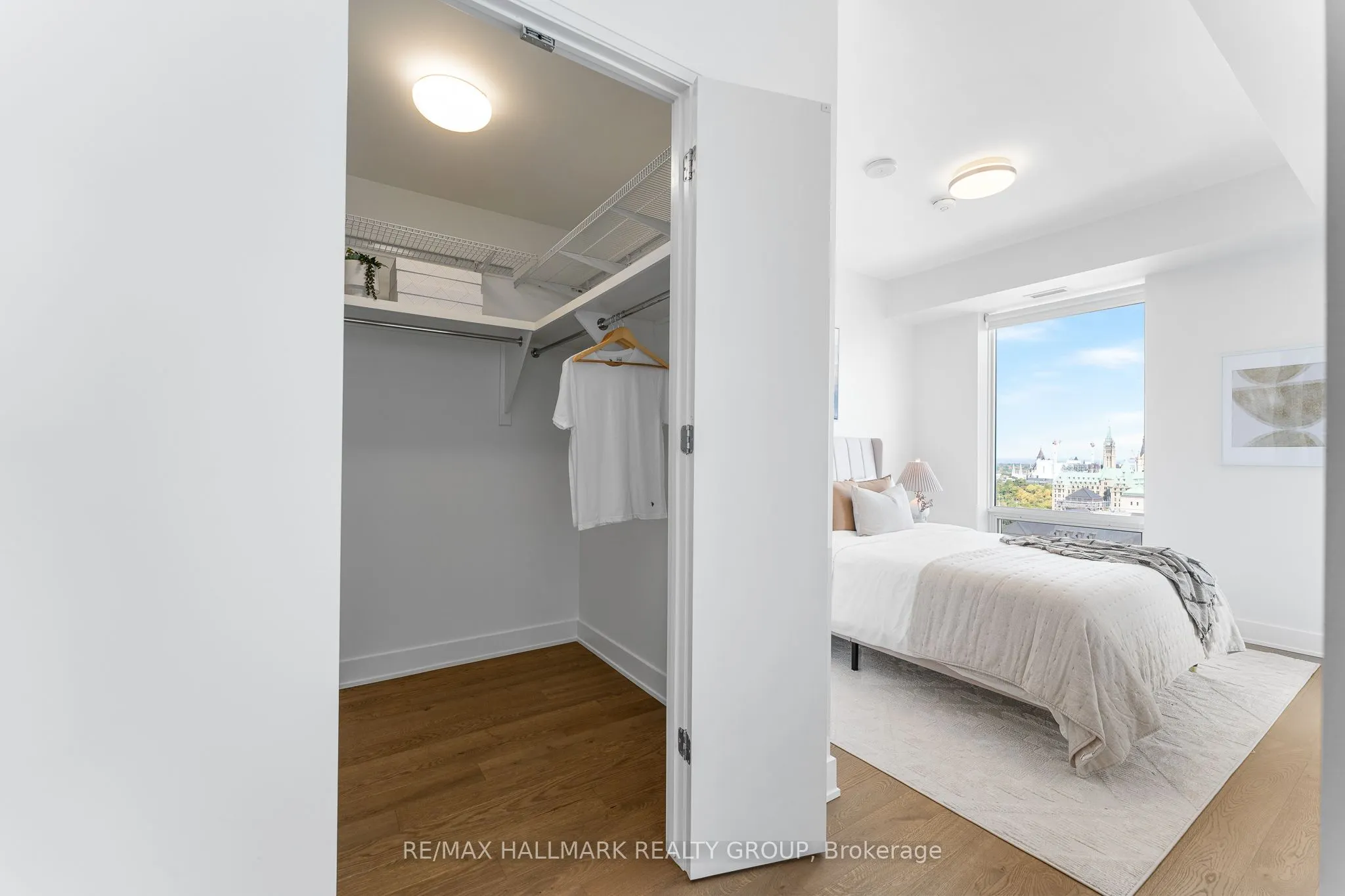 428 Sparks Street, #1807