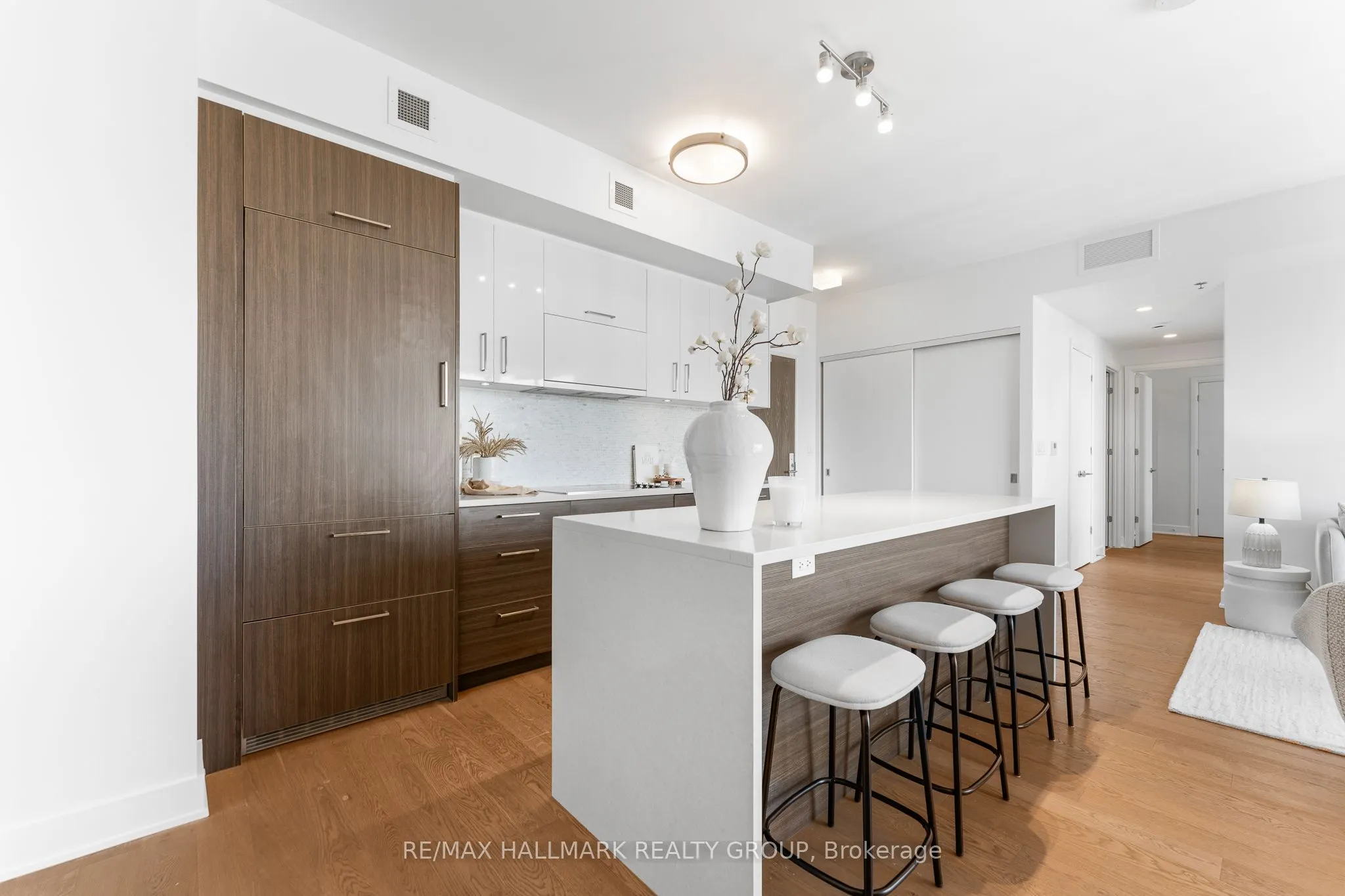 428 Sparks Street, #1807