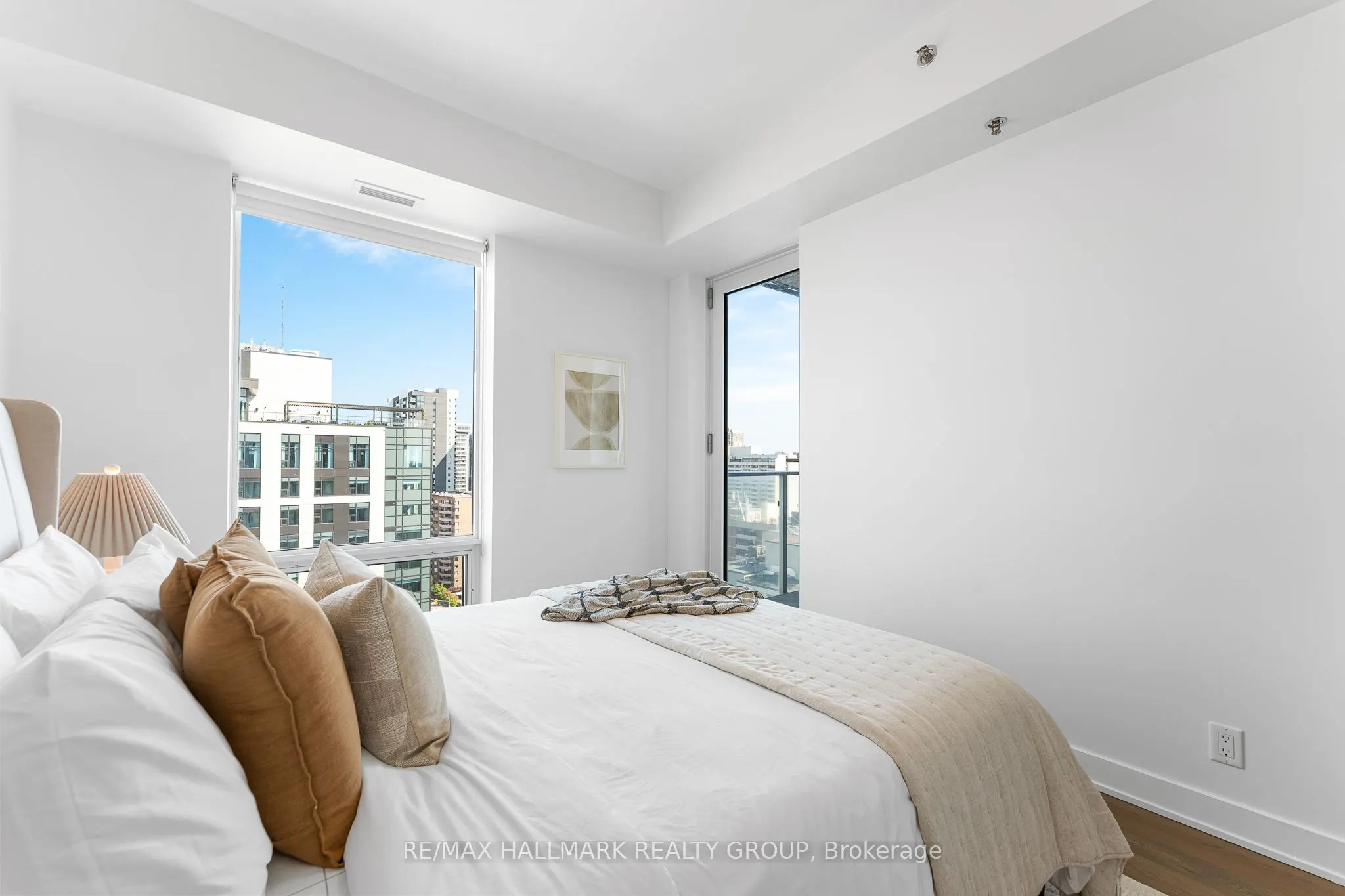 428 Sparks Street, #1807