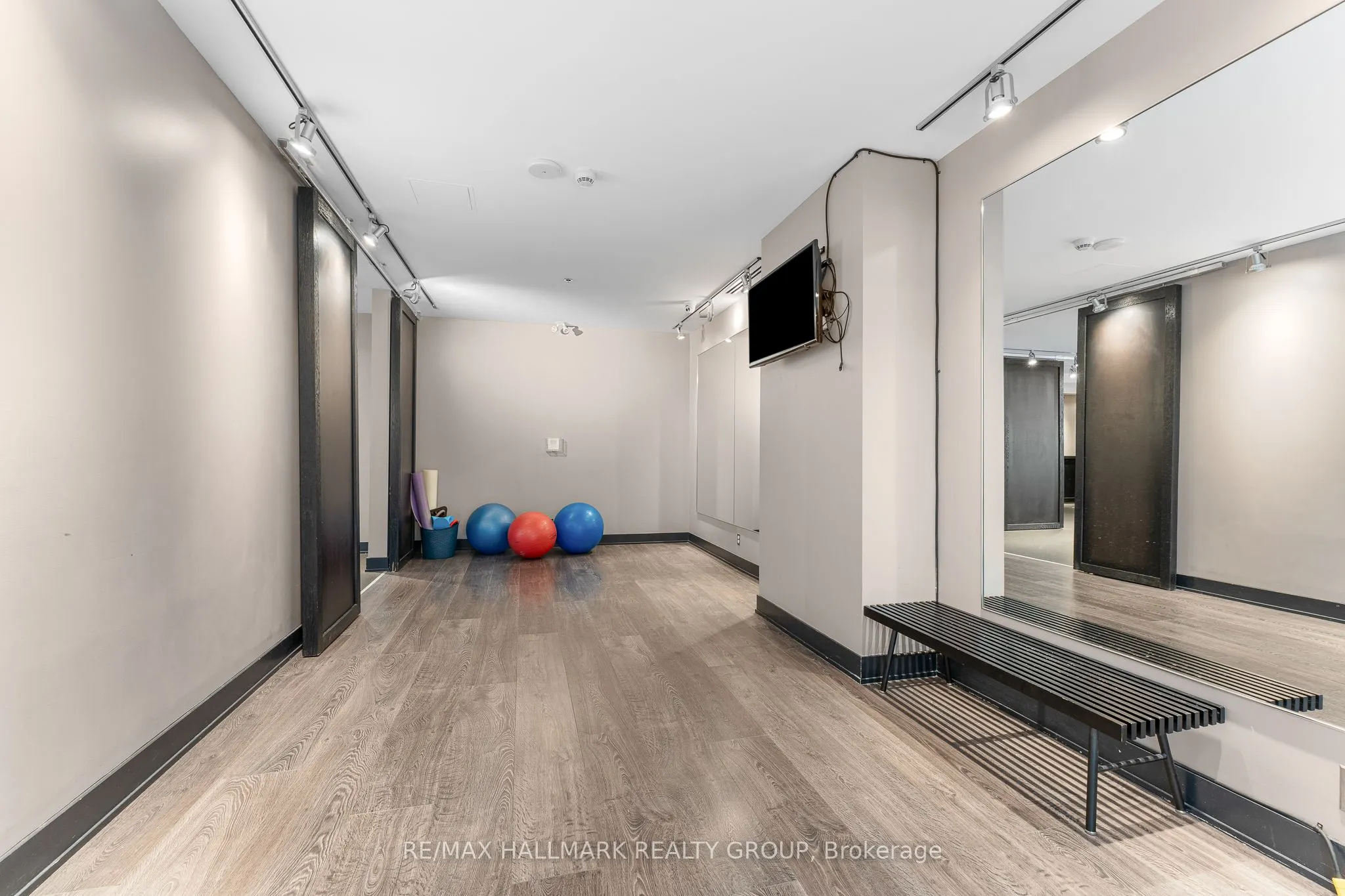 428 Sparks Street, #1807