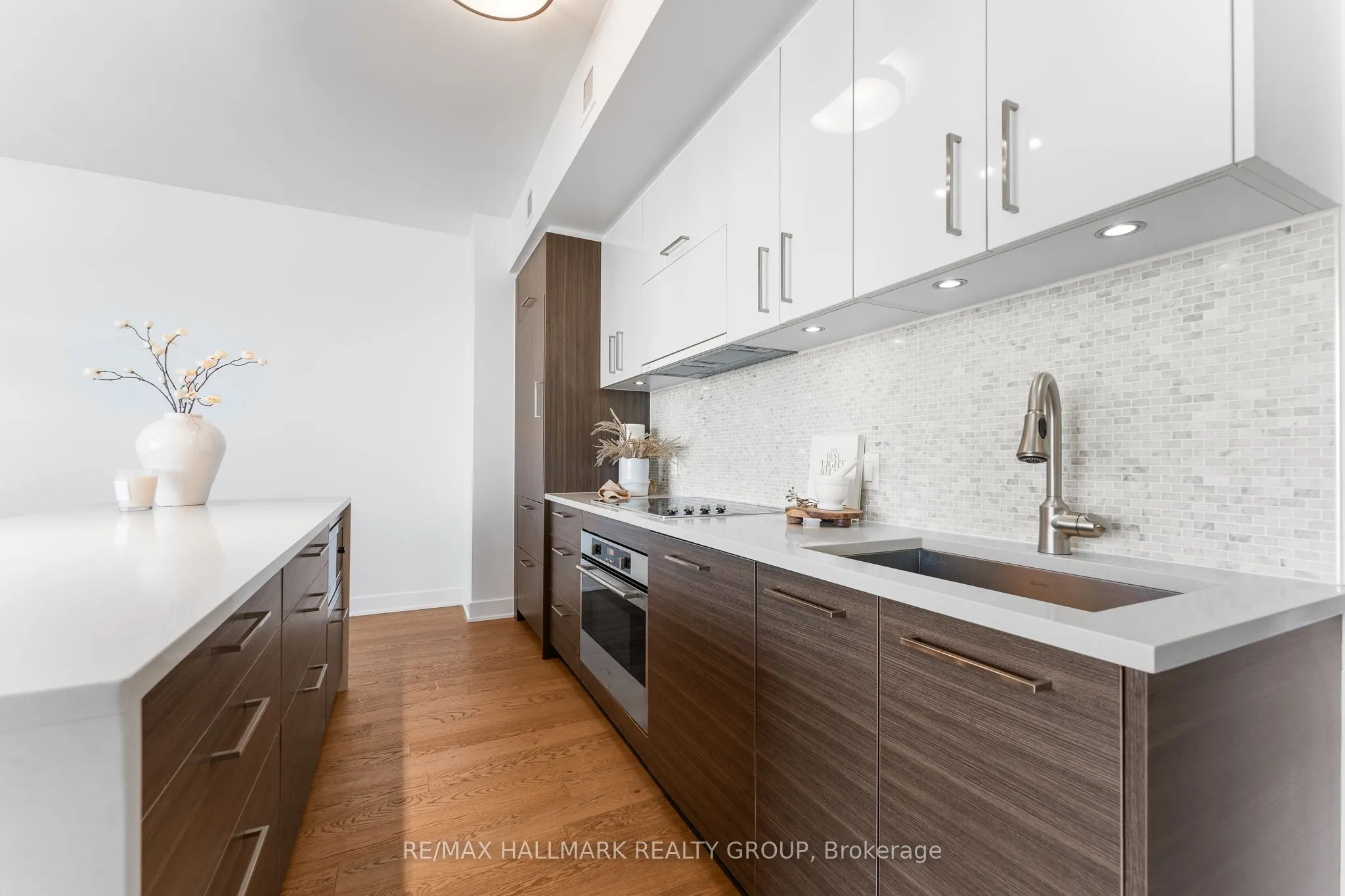 428 Sparks Street, #1807