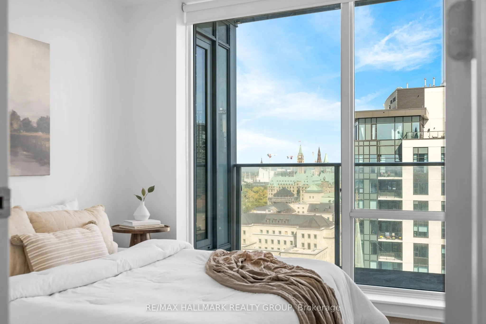 428 Sparks Street, #1807