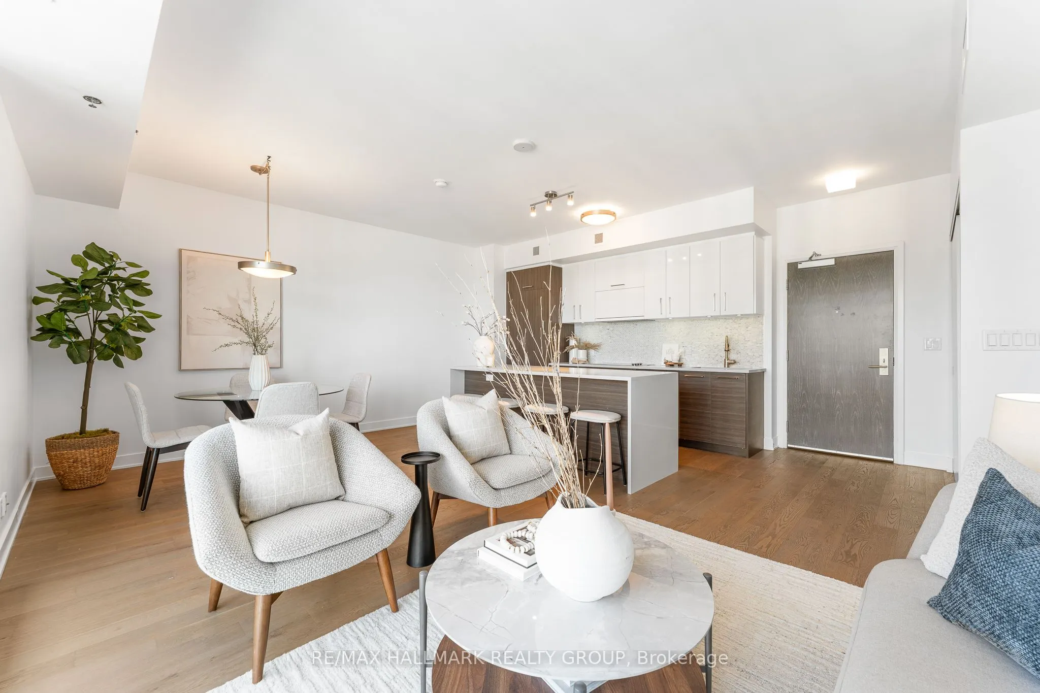 428 Sparks Street, #1807