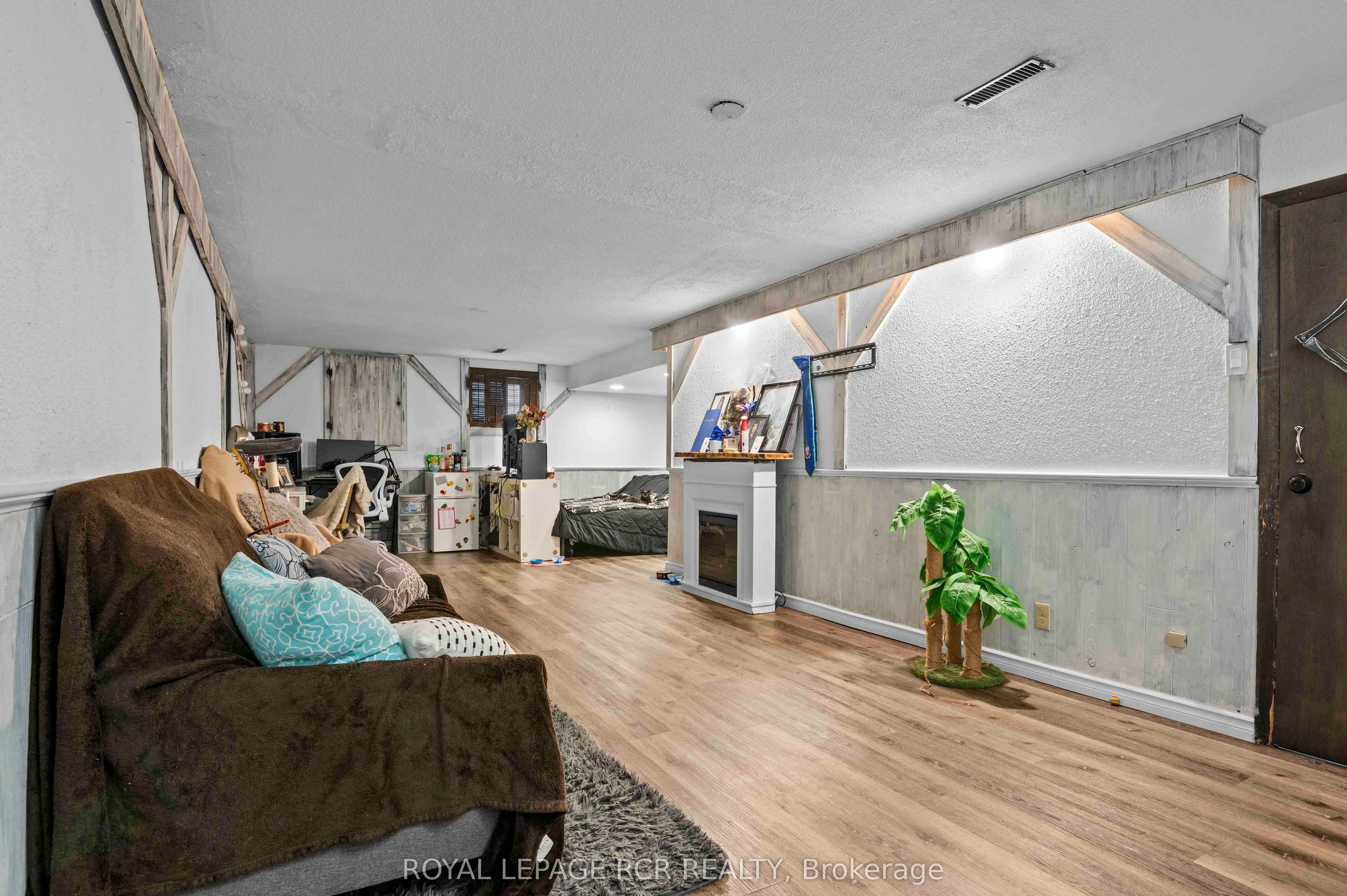 18 Spruyt Avenue