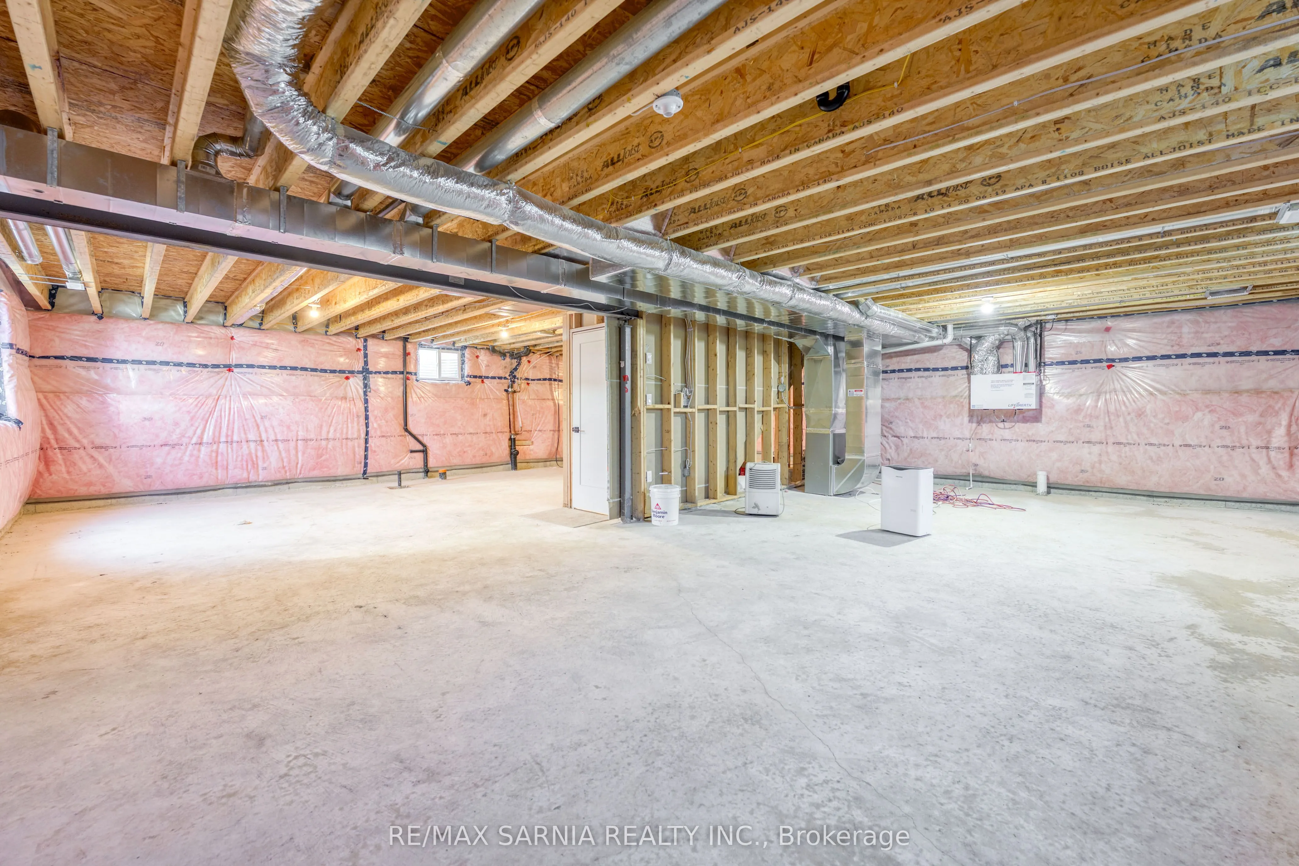 7608 THOMAS Street