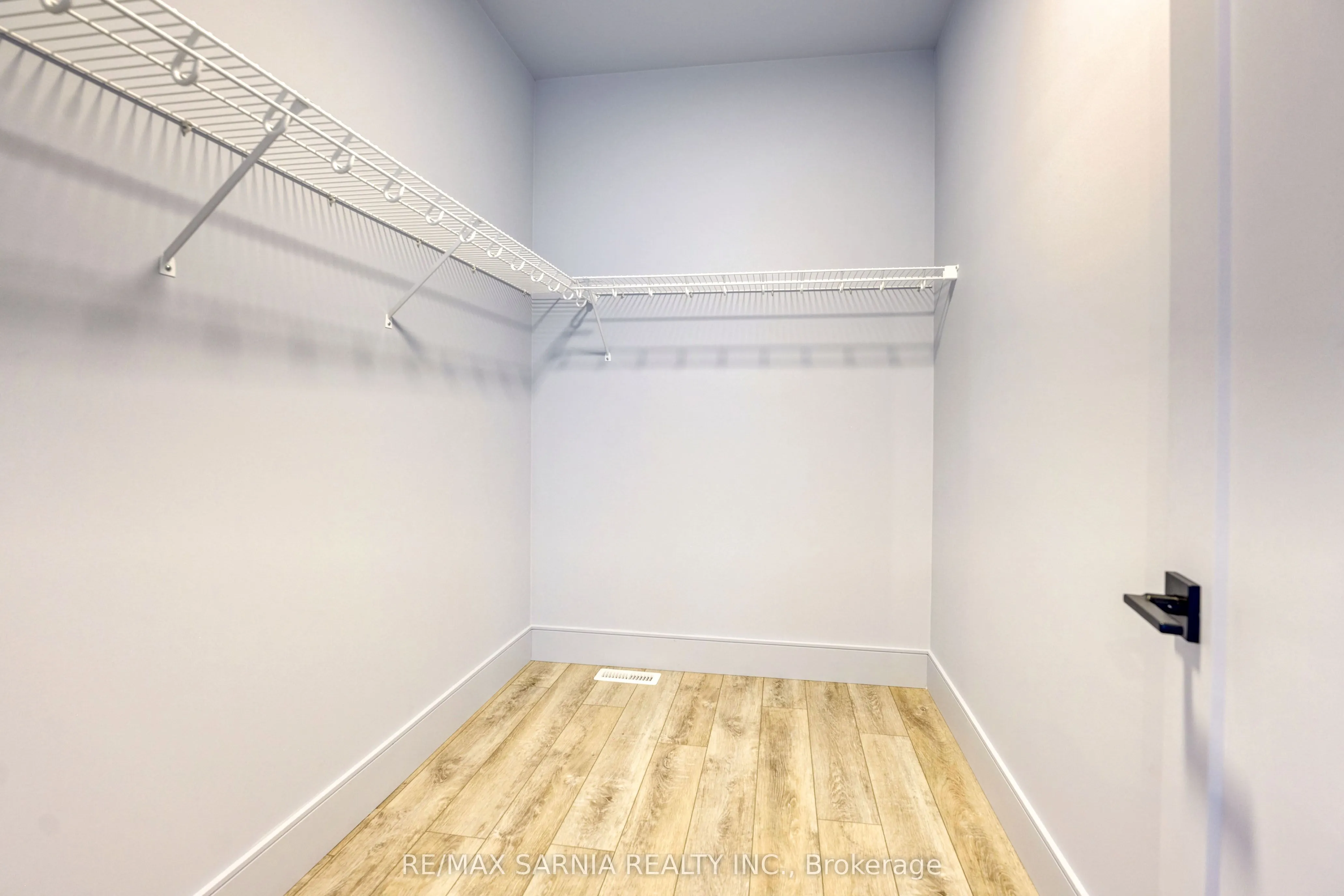 7608 THOMAS Street