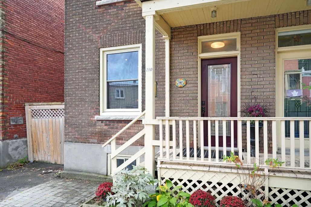 290 Clarence Street