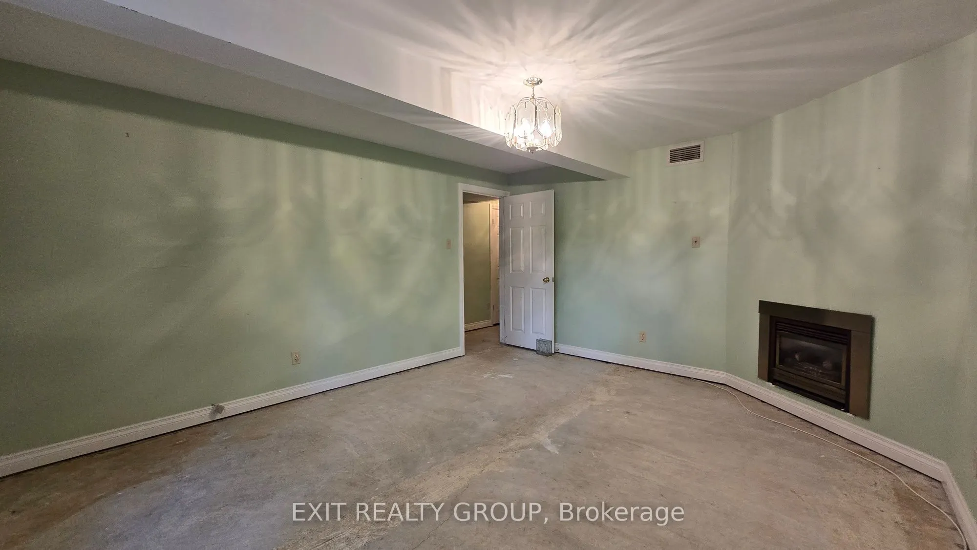 11 Janlyn Crescent, ##14