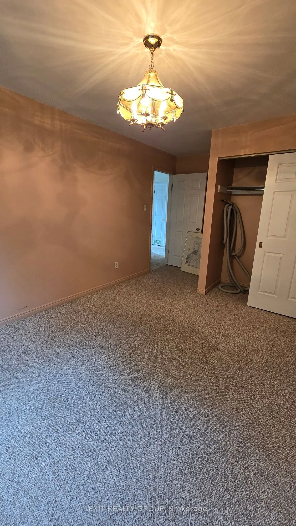 11 Janlyn Crescent, ##14