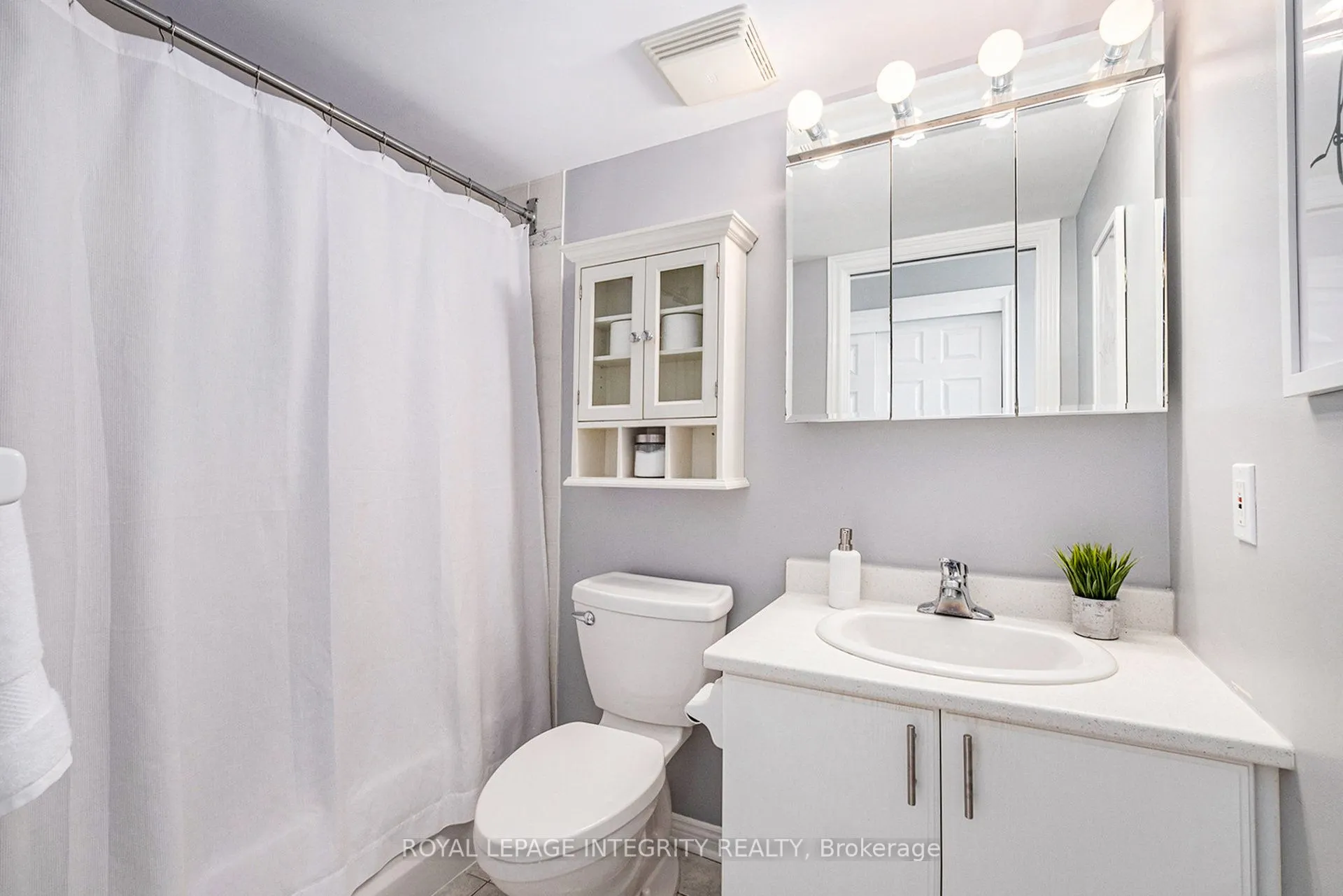 1 Meridian Place, #303