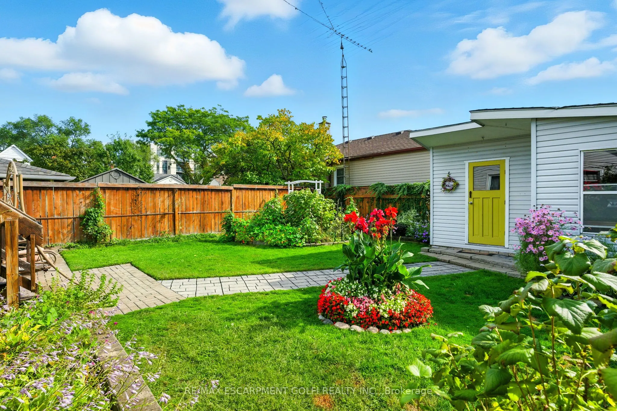39 CLAYBURN Avenue