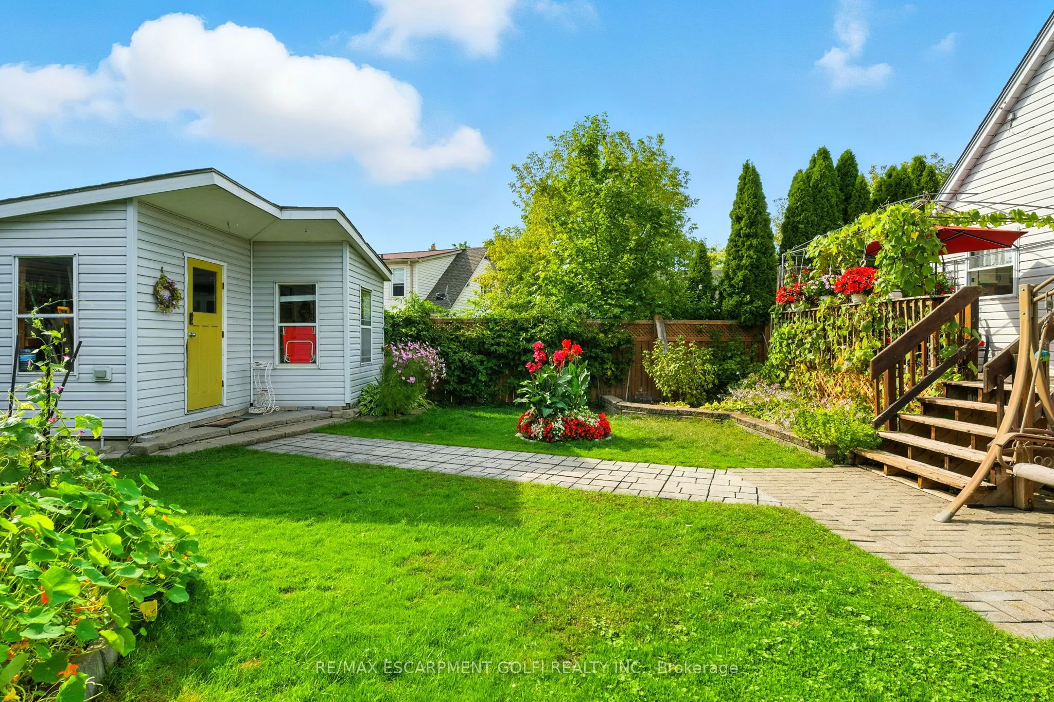 39 CLAYBURN Avenue