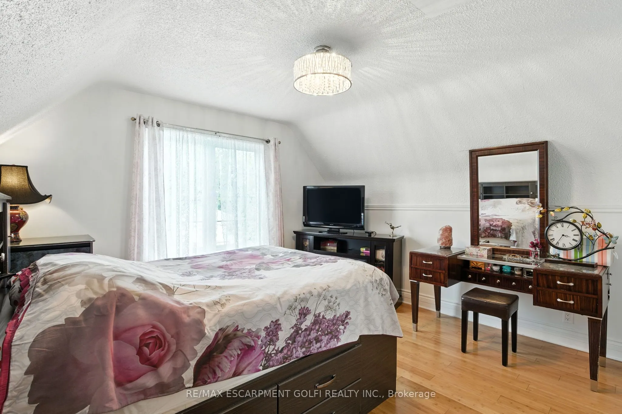 39 CLAYBURN Avenue
