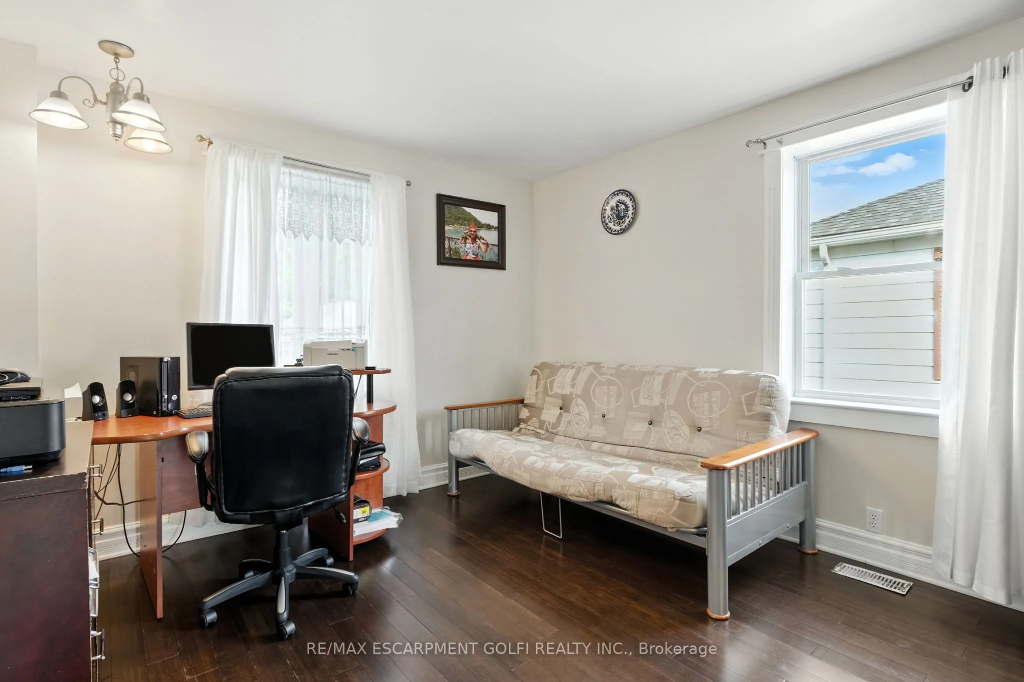 39 CLAYBURN Avenue