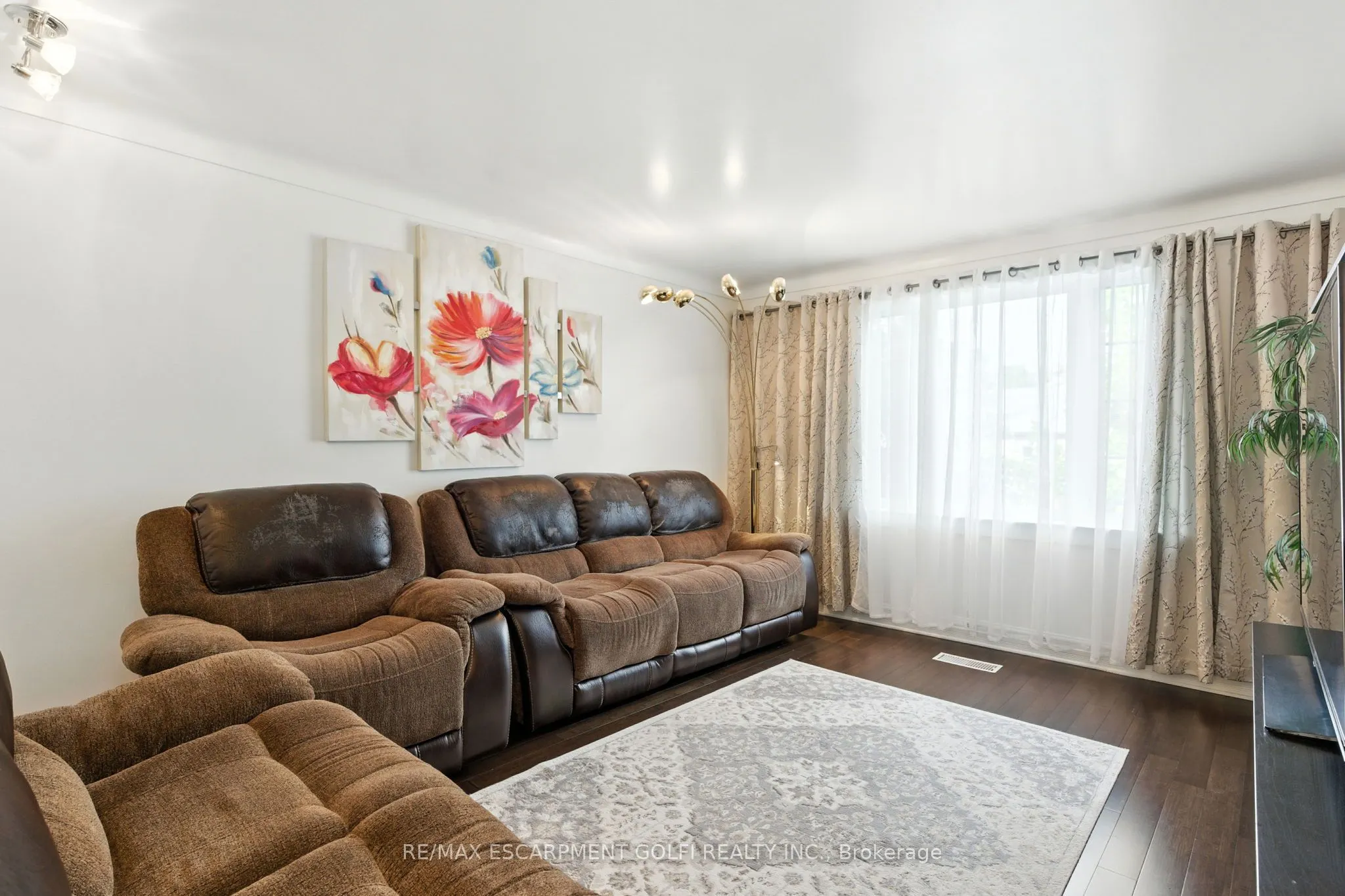 39 CLAYBURN Avenue