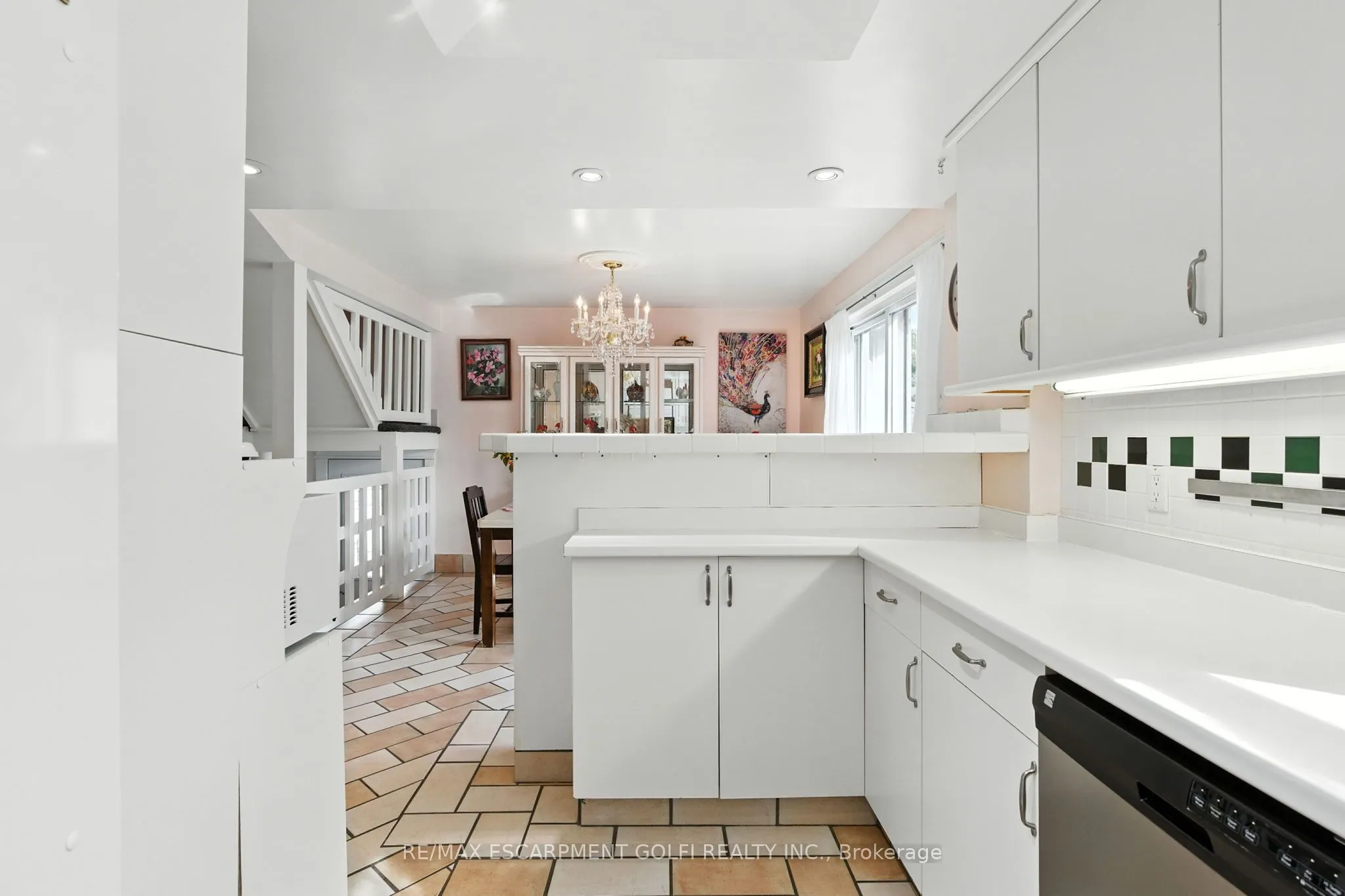 39 CLAYBURN Avenue