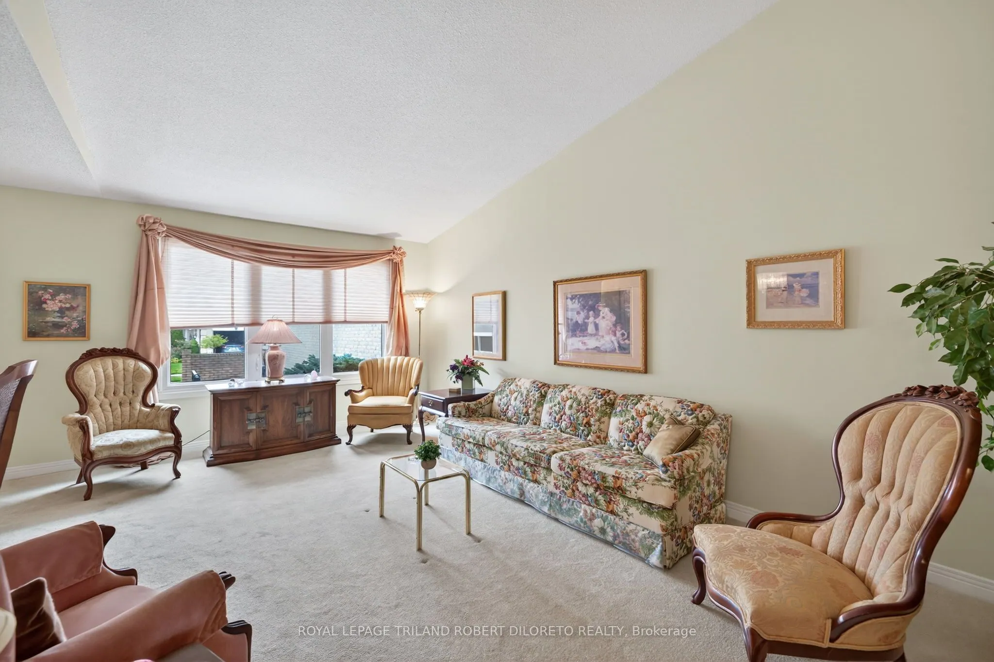 60 Fiddlers Green Road, #4