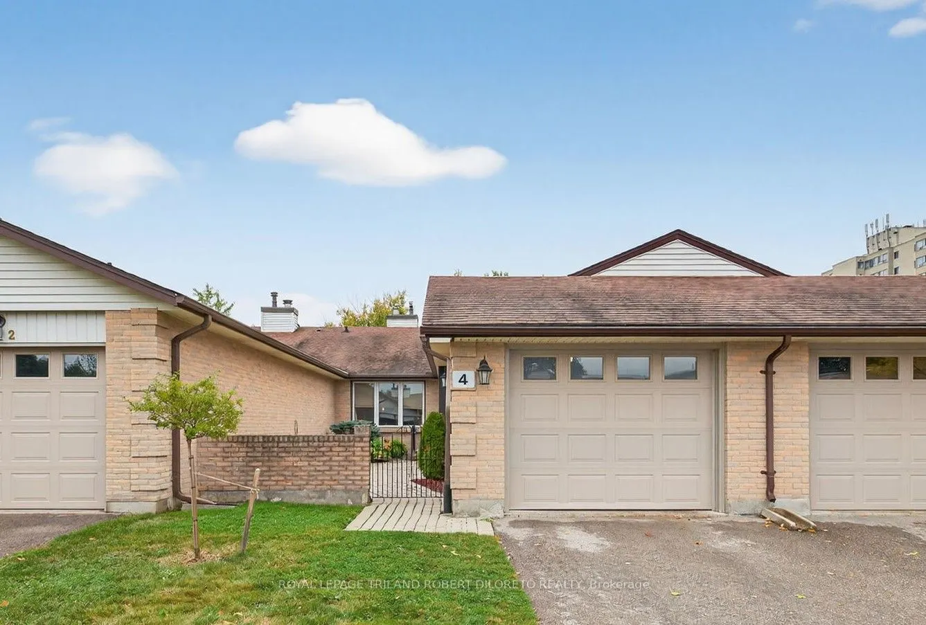 60 Fiddlers Green Road, #4