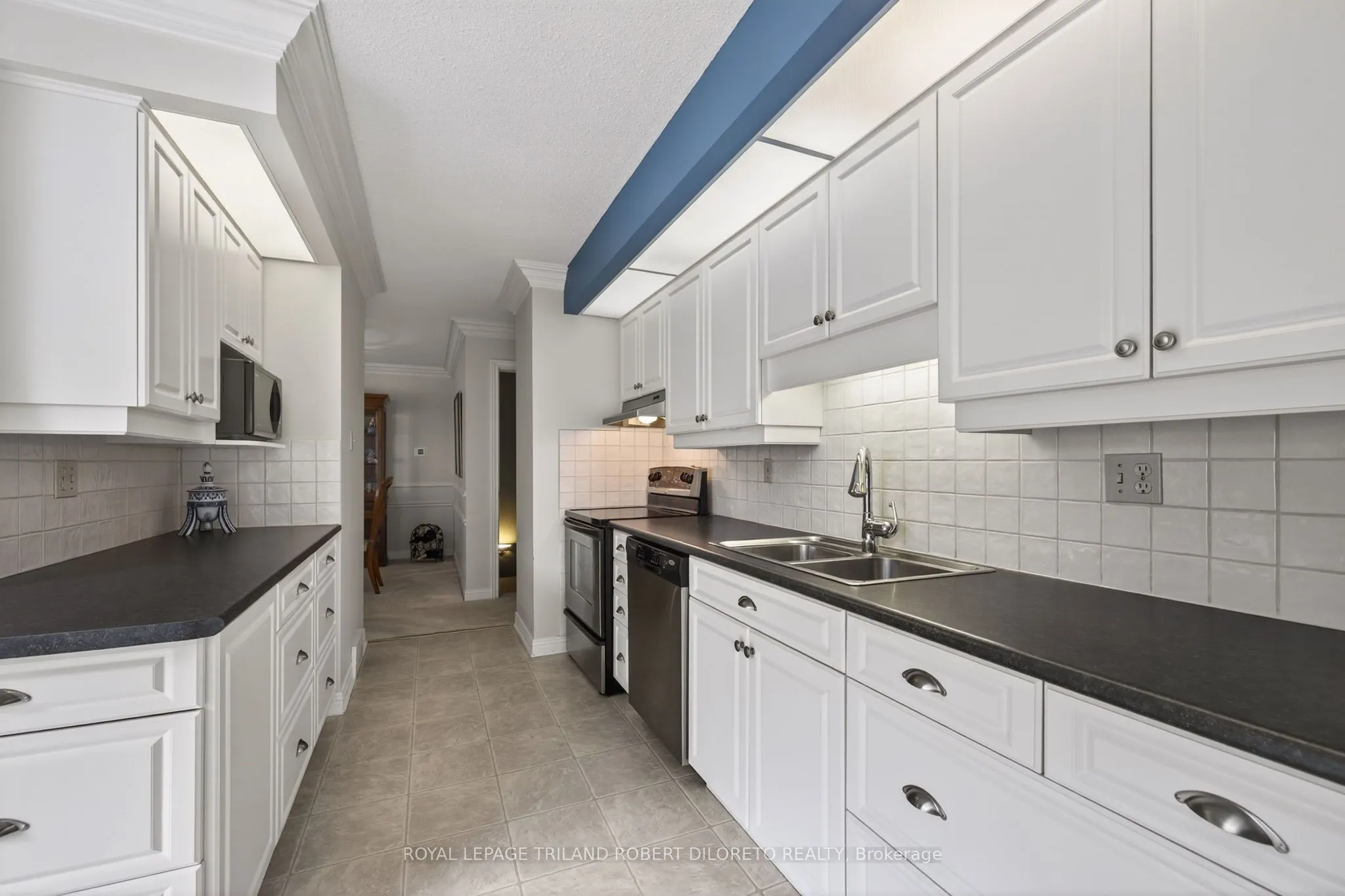60 Fiddlers Green Road, #4